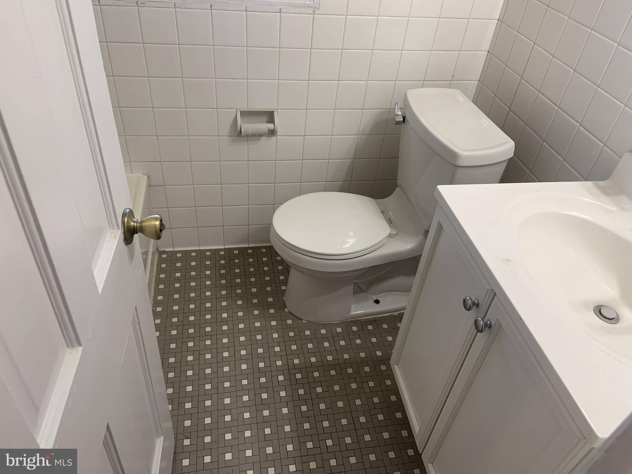 ASHTON HEIGHTS - Residential Lease