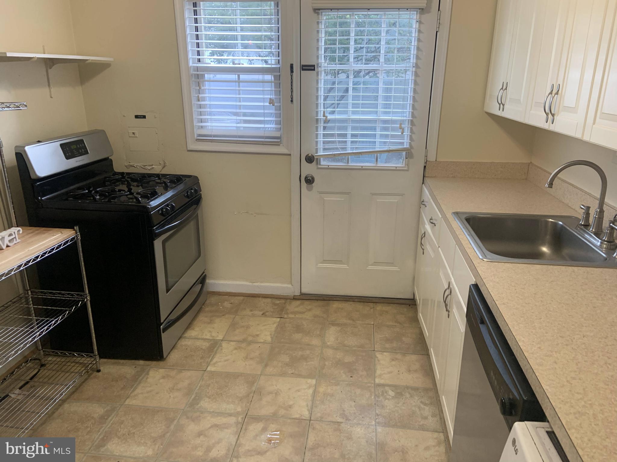 ASHTON HEIGHTS - Residential Lease