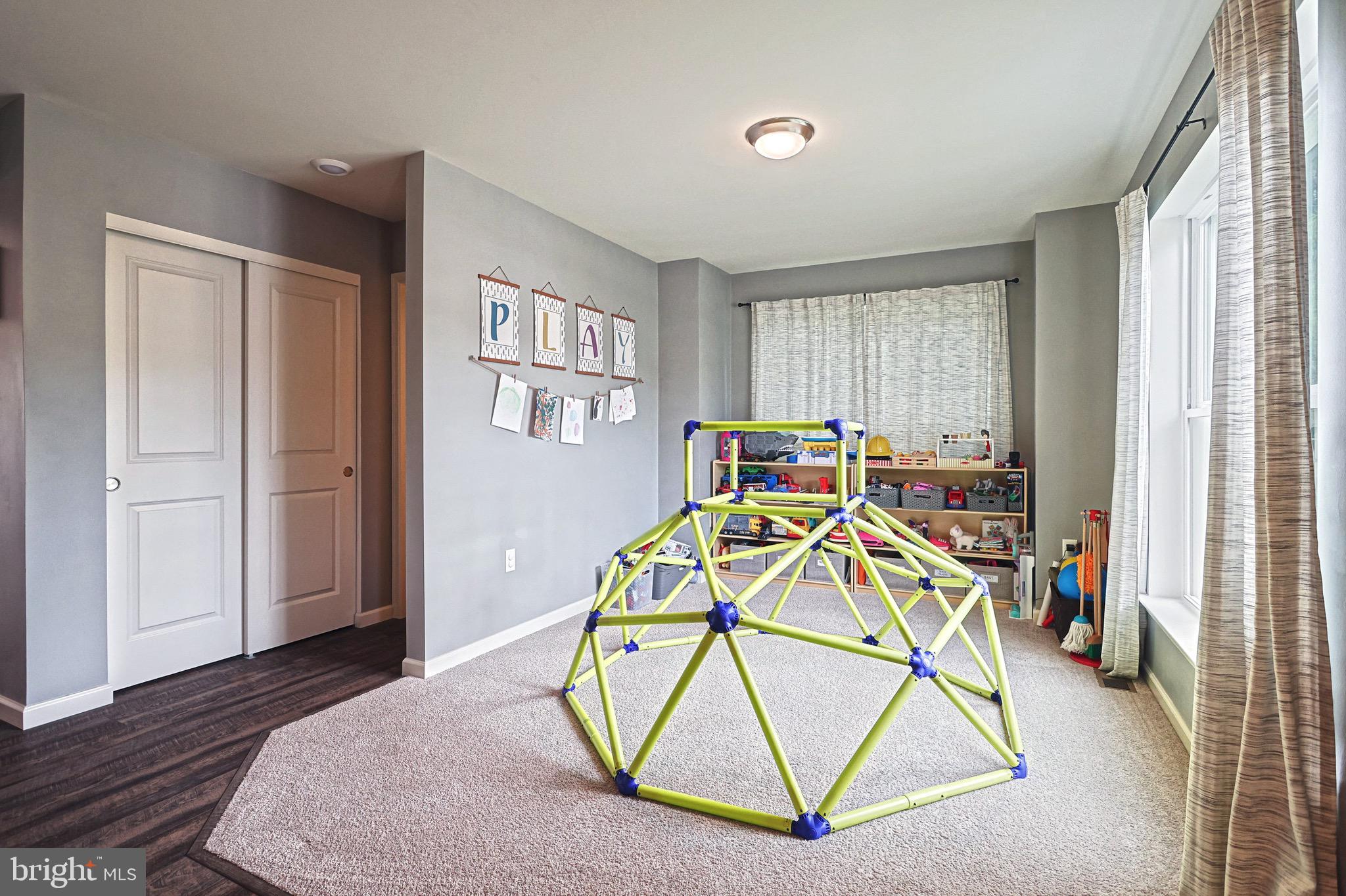 MOUNTAIN CREST ESTATES - Residential