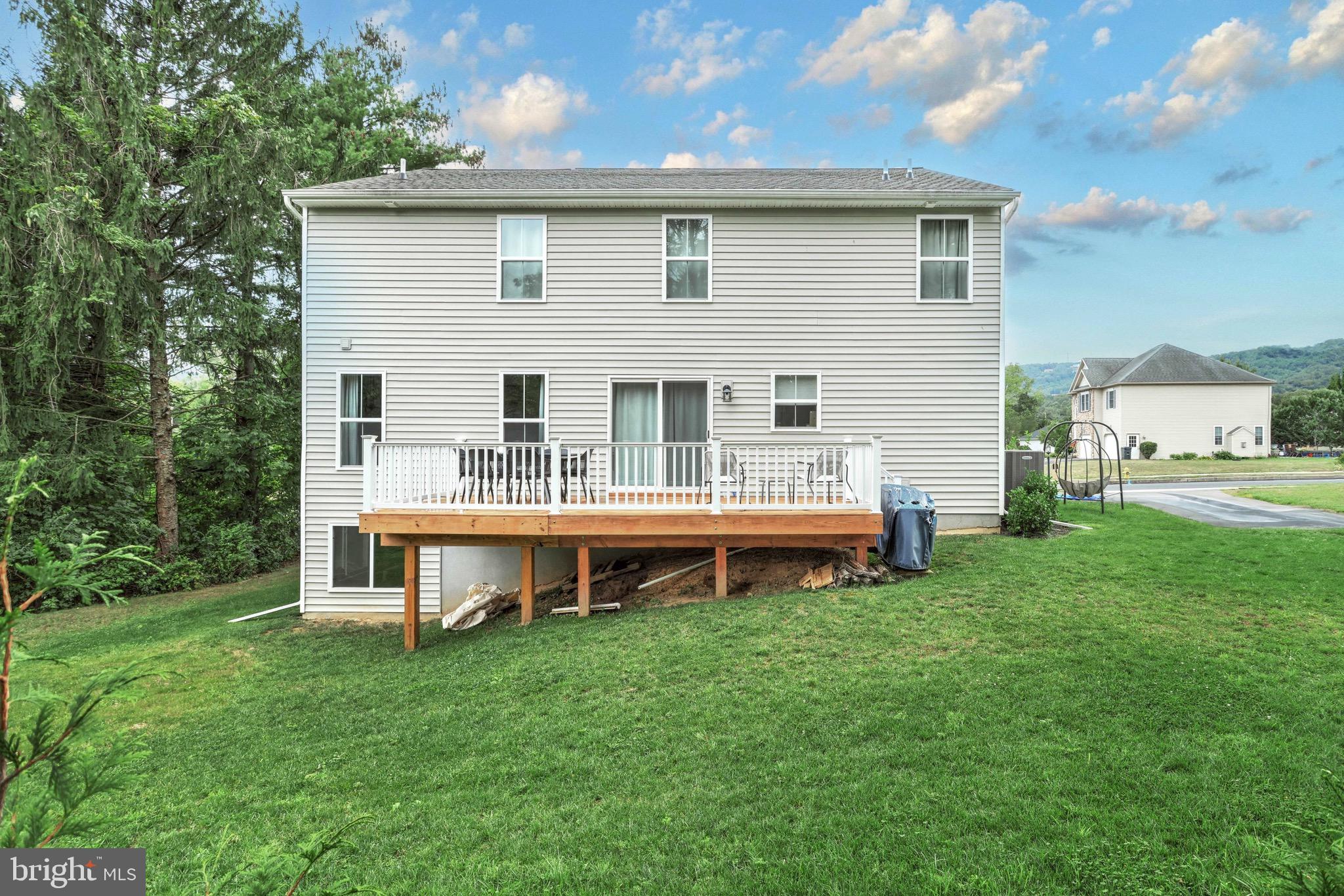 MOUNTAIN CREST ESTATES - Residential