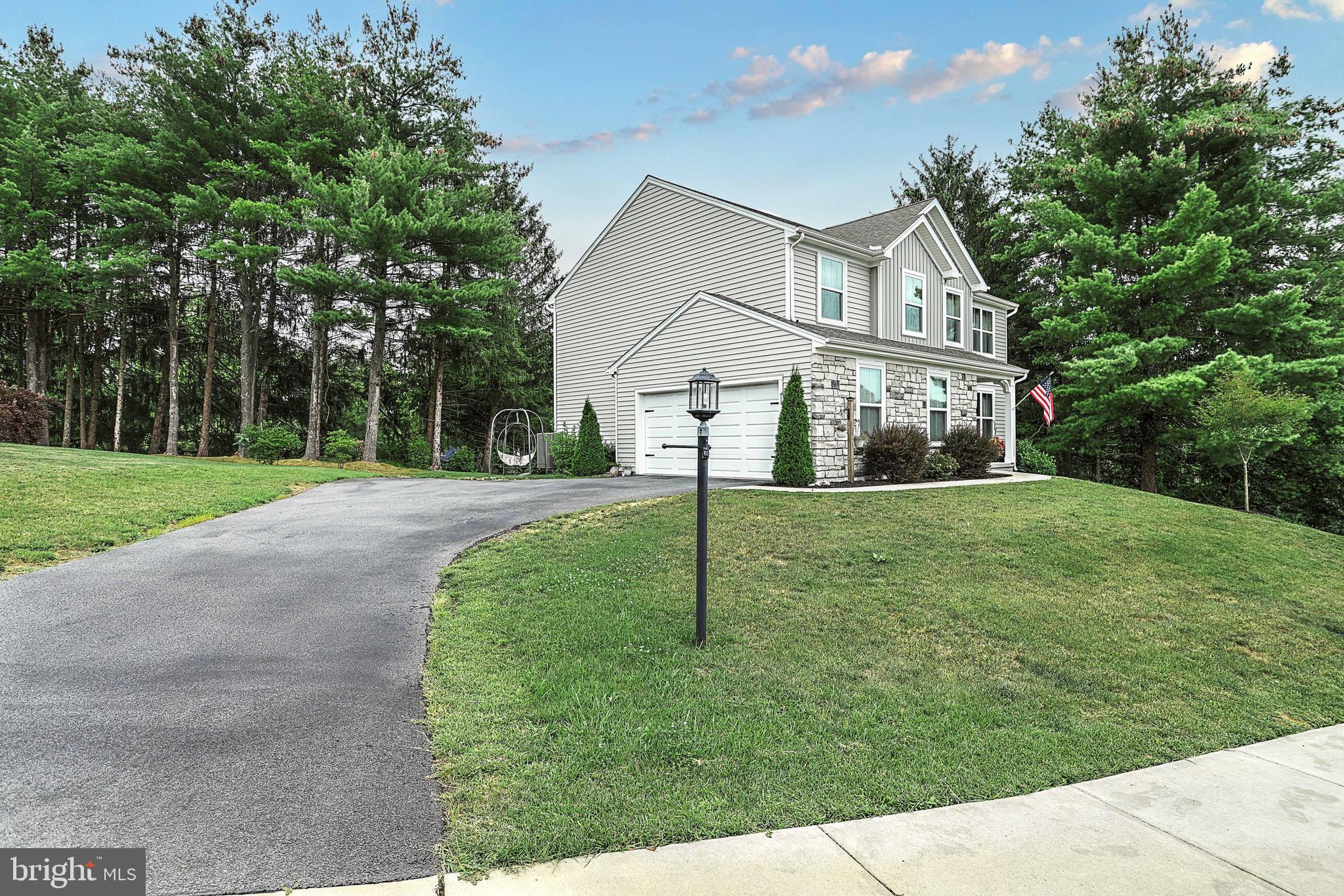 MOUNTAIN CREST ESTATES - Residential