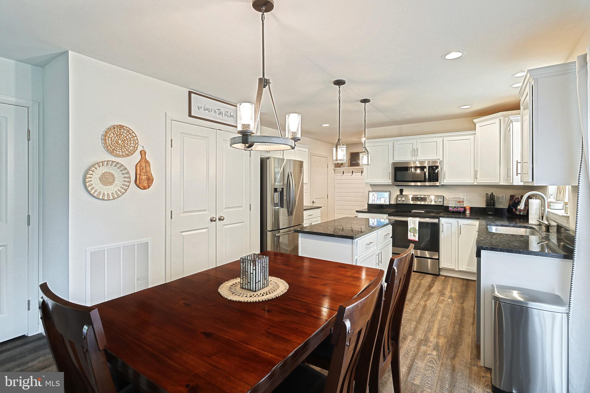 MOUNTAIN CREST ESTATES - Residential