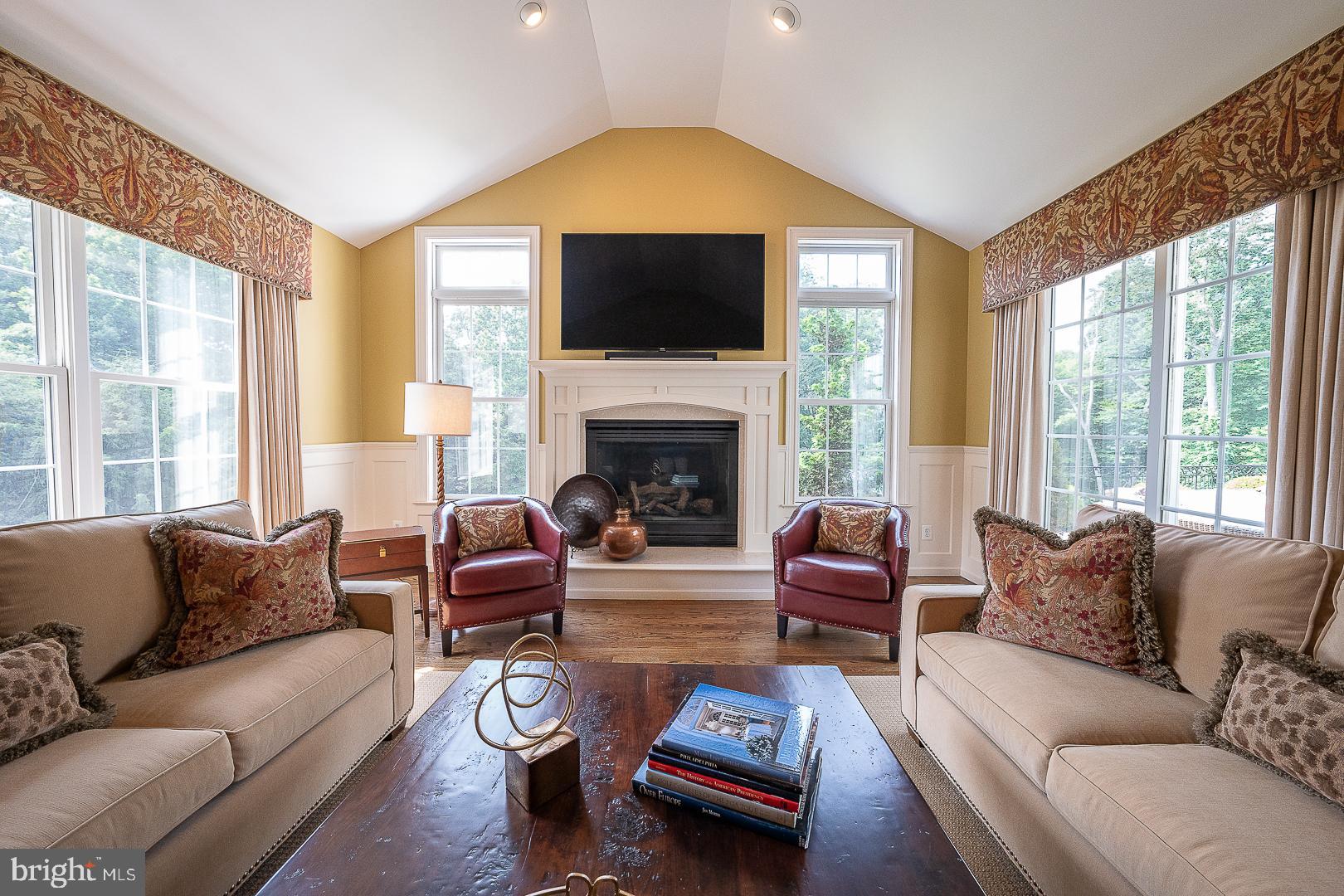 BLACKBERRY HILL - Residential