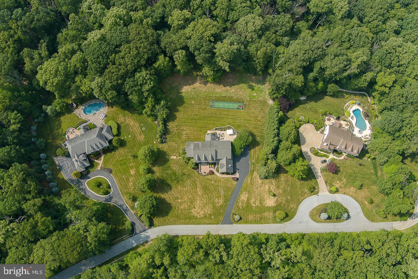 BLACKBERRY HILL - Residential