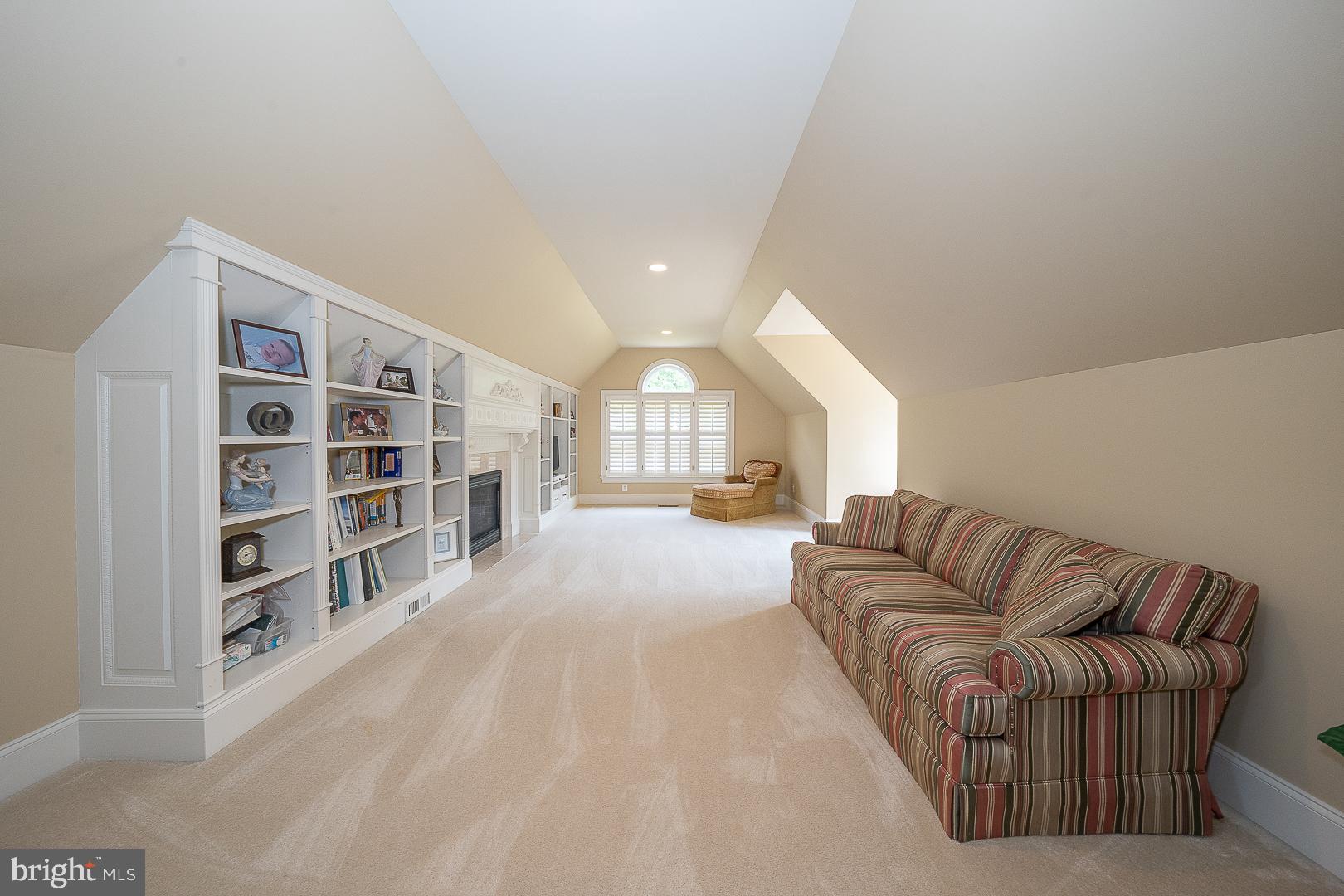 BLACKBERRY HILL - Residential