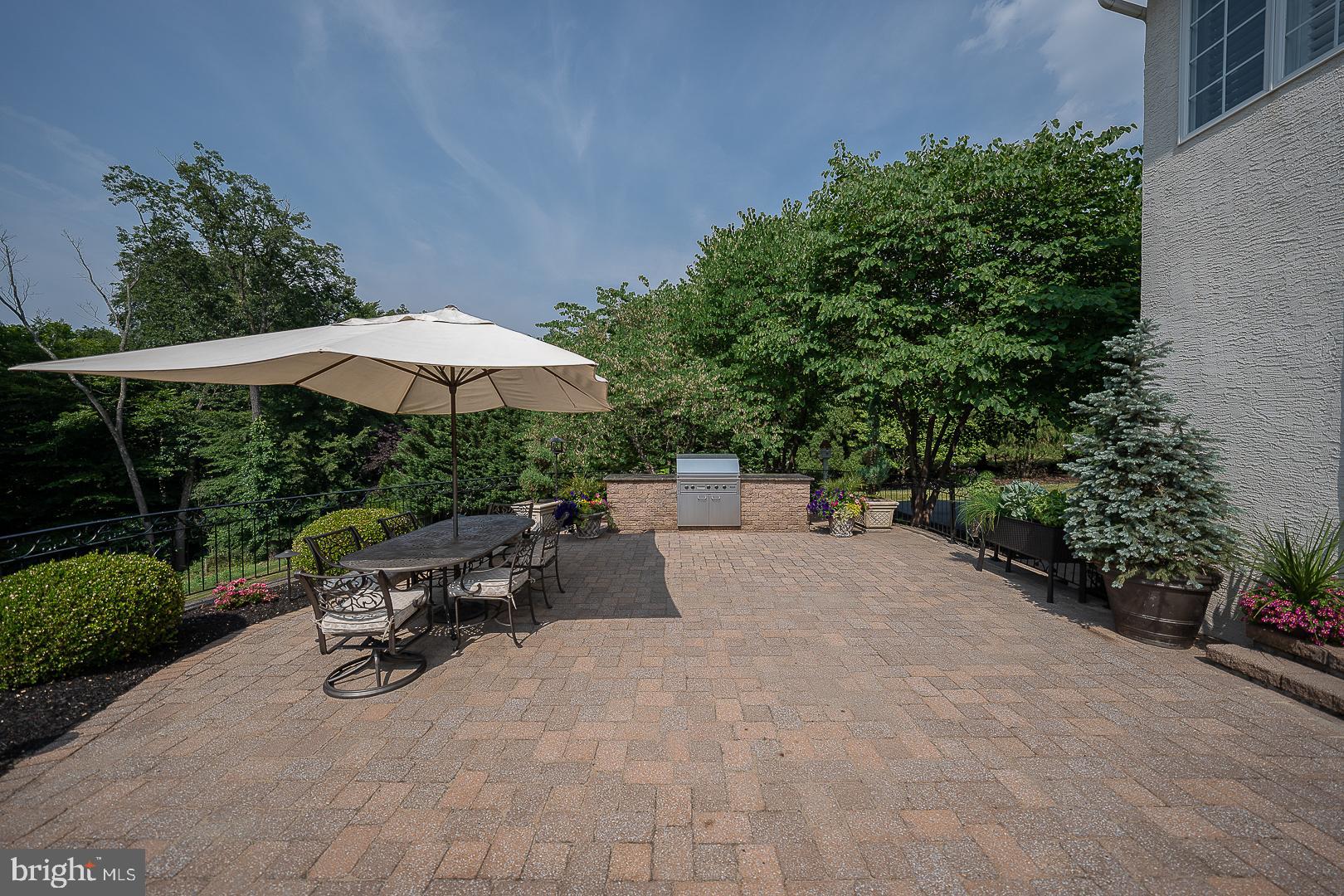 BLACKBERRY HILL - Residential