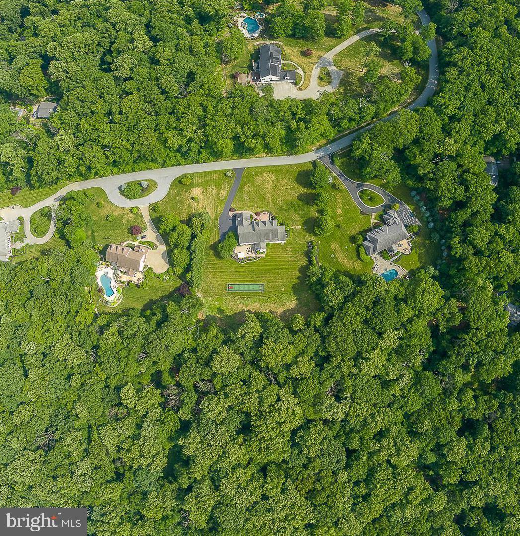 BLACKBERRY HILL - Residential