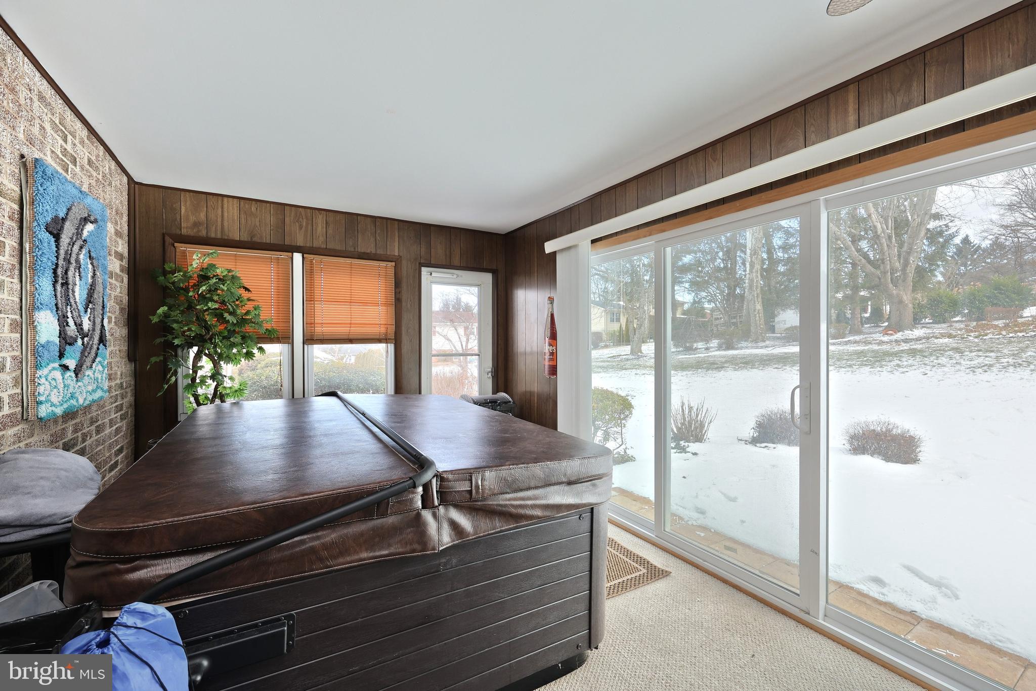 ARLINGTON PARK - Residential