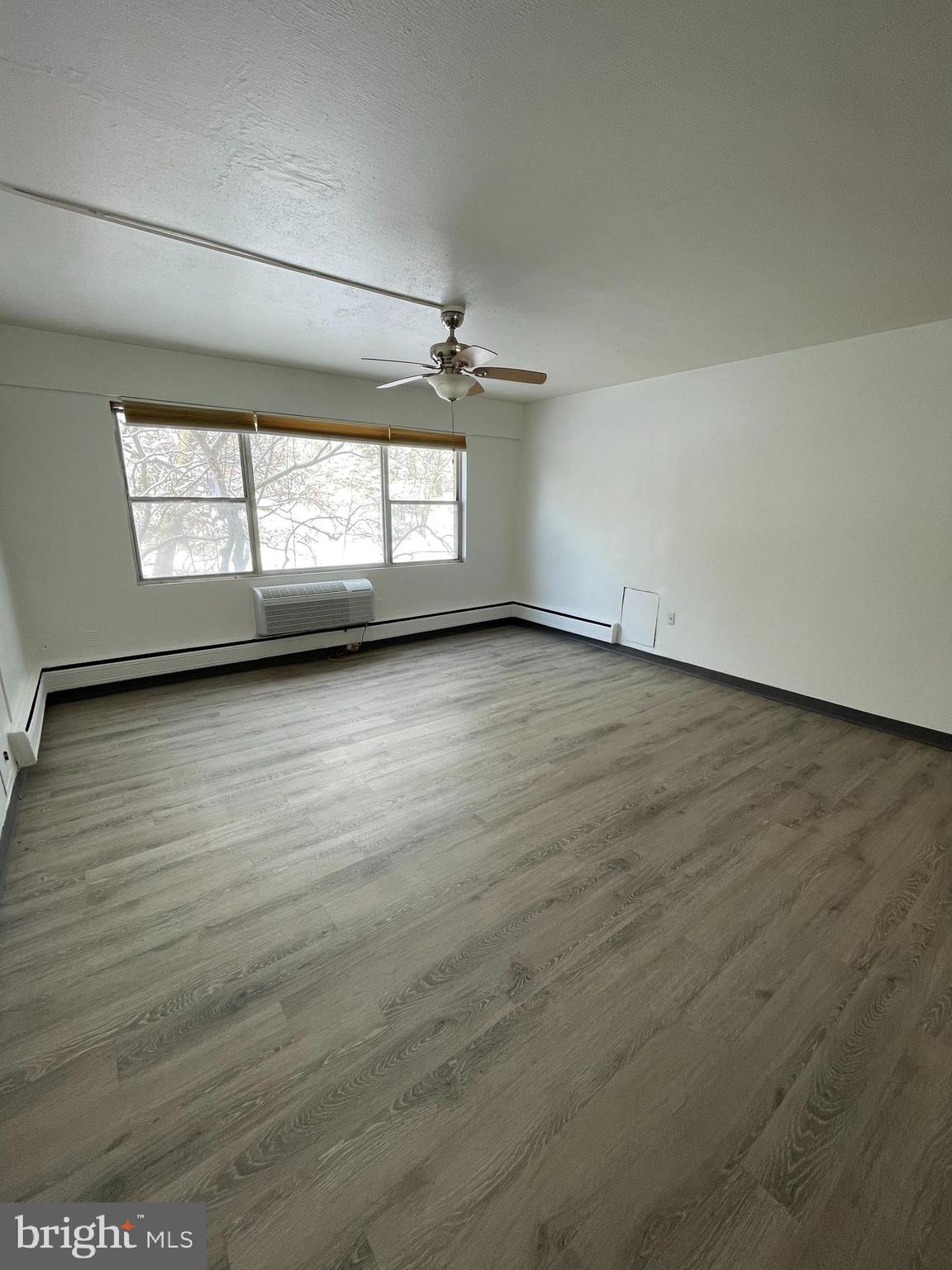 ELKINS PARK HOUSE - Residential