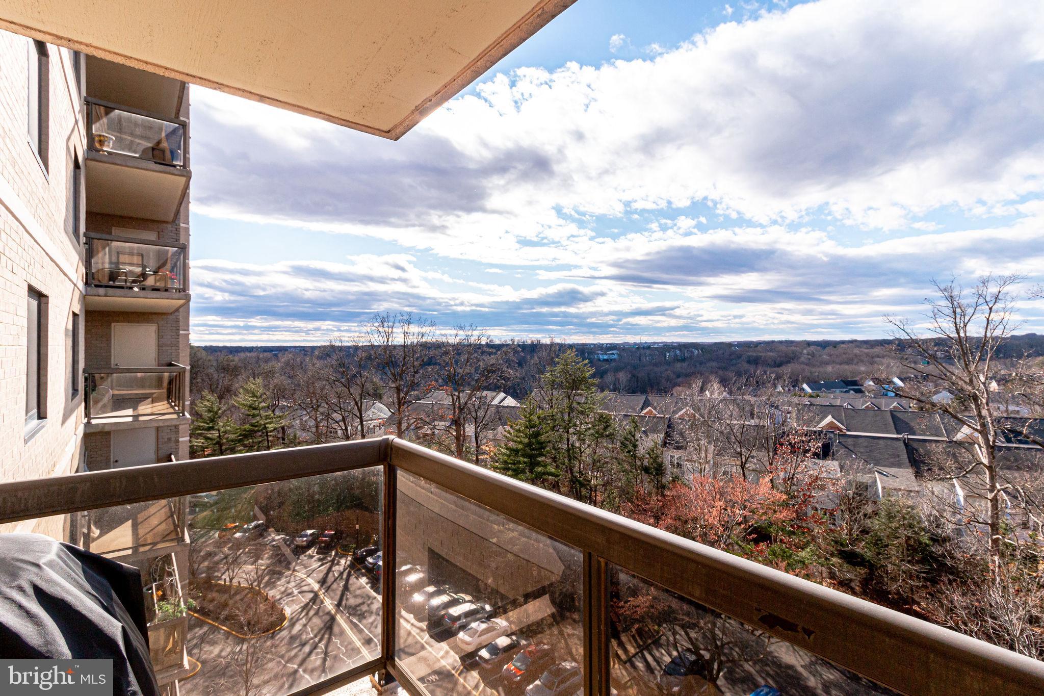 WATERGATE AT LANDMARK - Residential