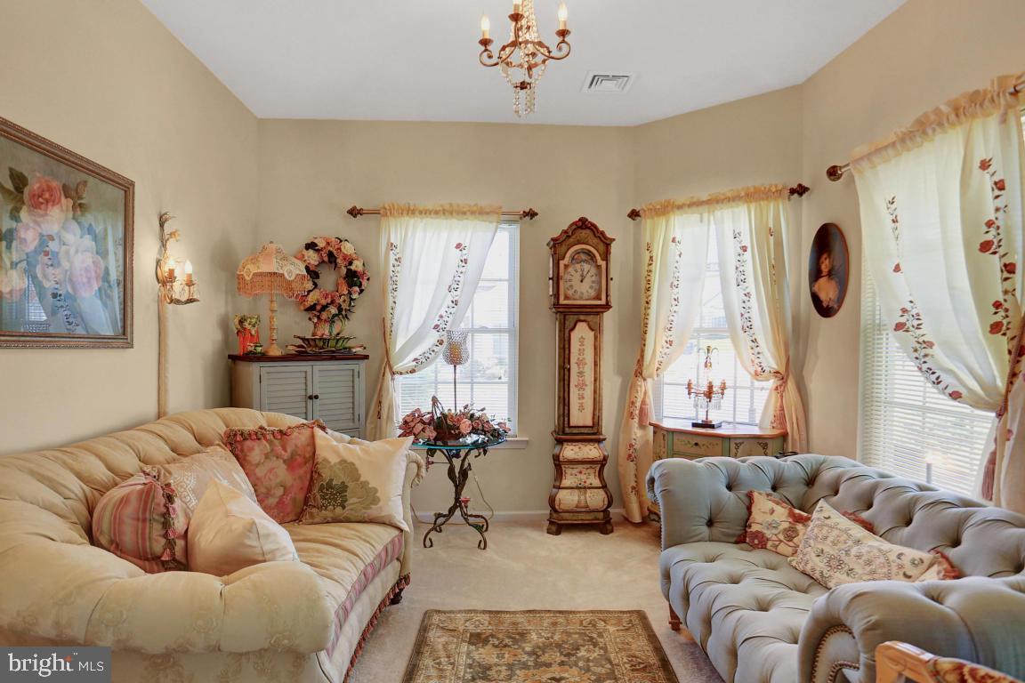 FOUR SEASONS AT ELM TREE - Residential