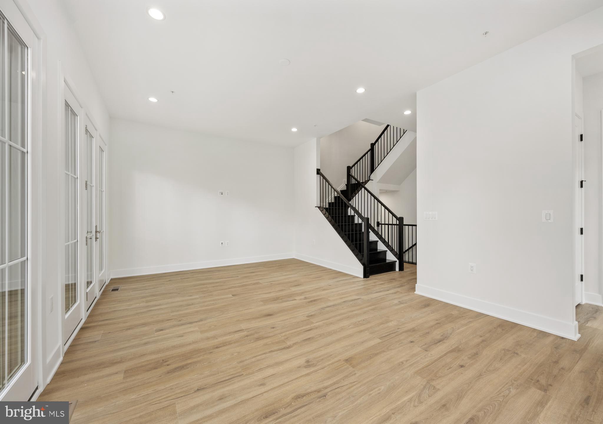 CHEVY CHASE CROSSING - Residential