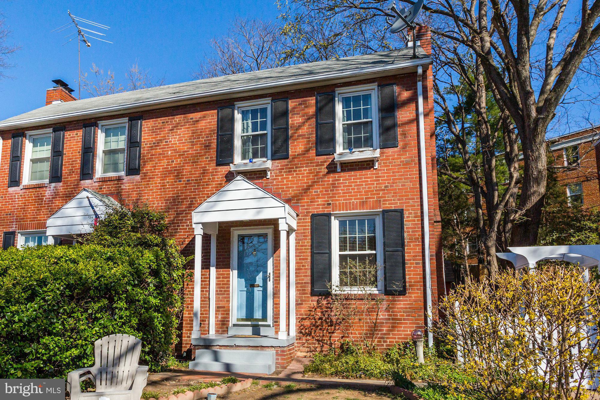 GLEBE MANOR - Residential Lease