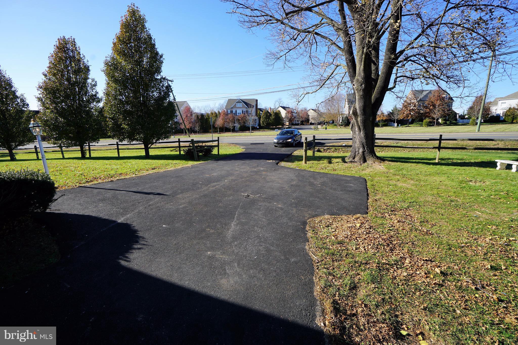 TOWN OF LOVETTSVILLE - Residential Lease