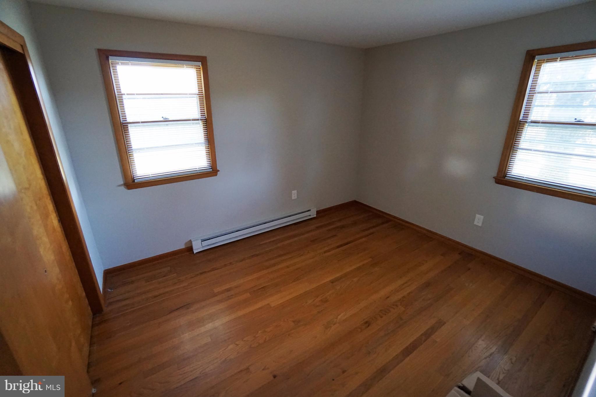 TOWN OF LOVETTSVILLE - Residential Lease