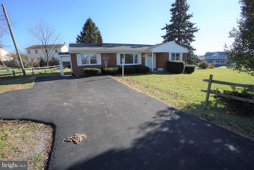 Renovated and remodeled rambler on 1/2 acre of land within walking distance of Lovettsville Town Center. New kitchen, new bathroom, expanded driveway with ample space for parking. Central A/C. Rear covered porch, over 300 tulip bulbs on the property.Super charming property in excellent condition - all brick and cinder block construction. 1200 sq.ft unfinished basement. Local landlord. Come look!