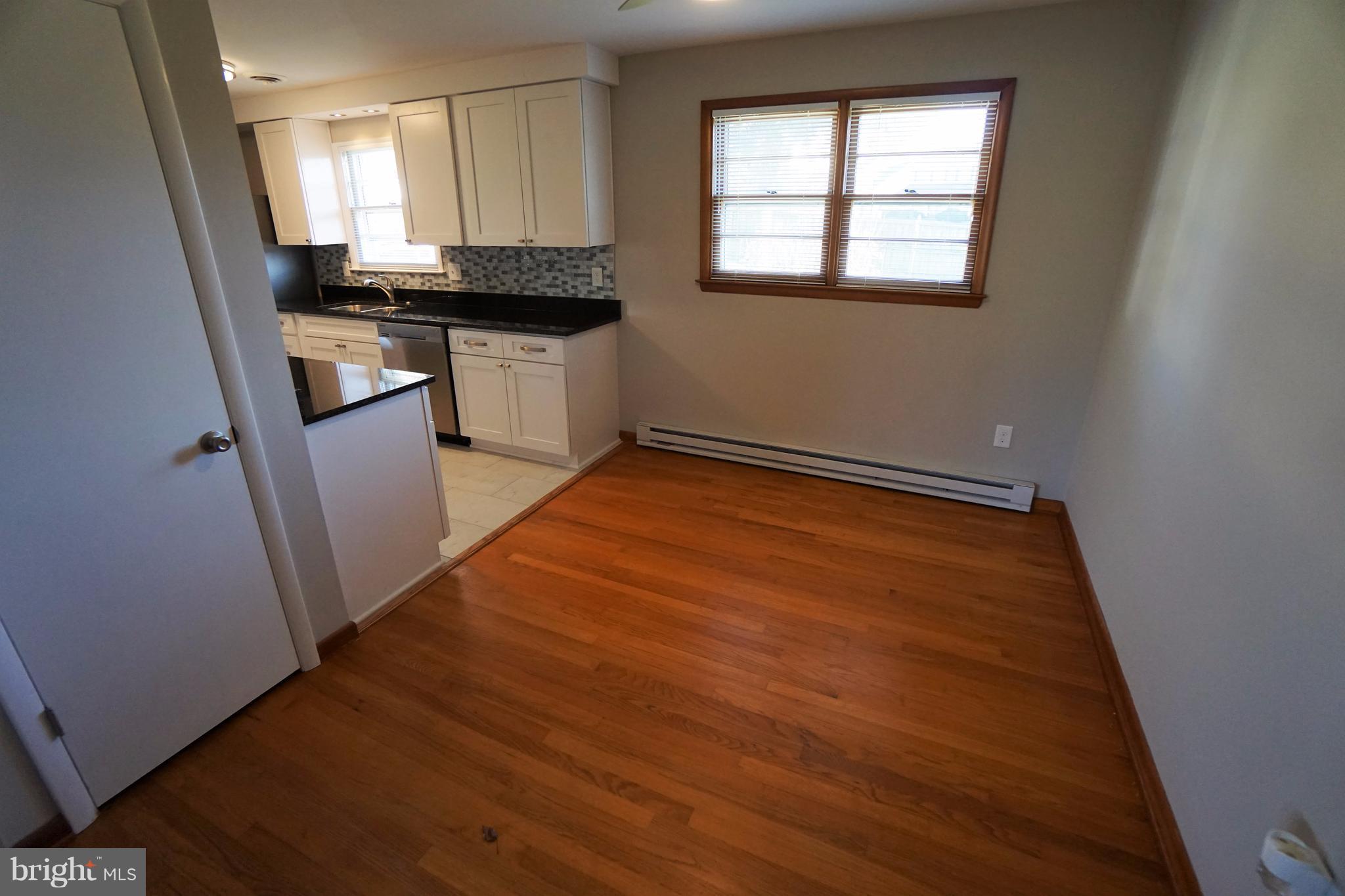 TOWN OF LOVETTSVILLE - Residential Lease