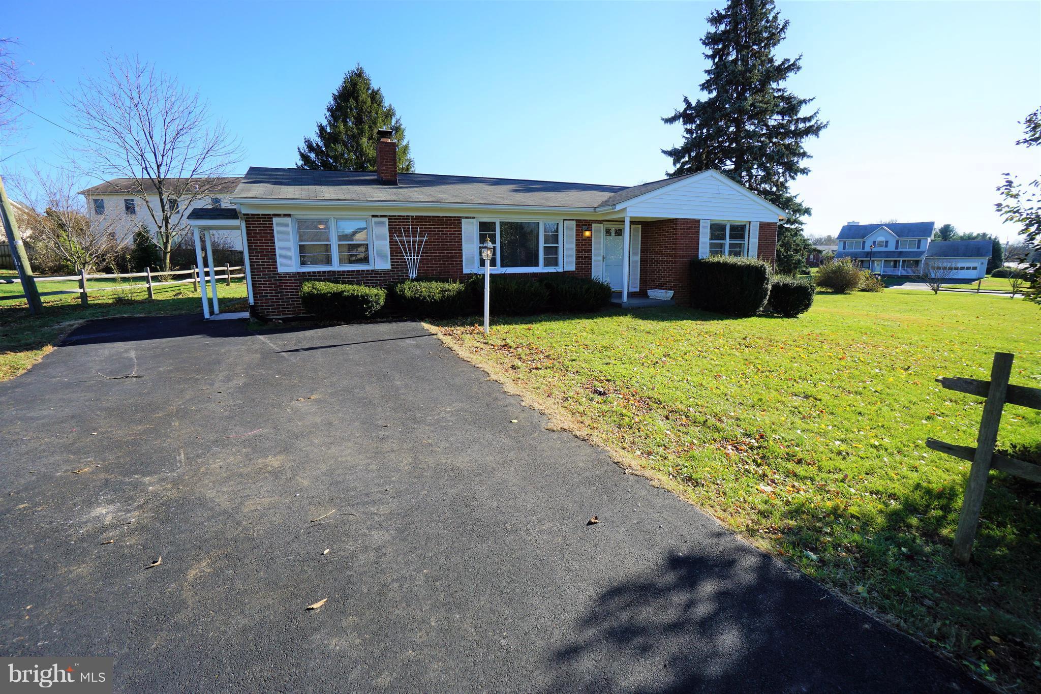 TOWN OF LOVETTSVILLE - Residential Lease