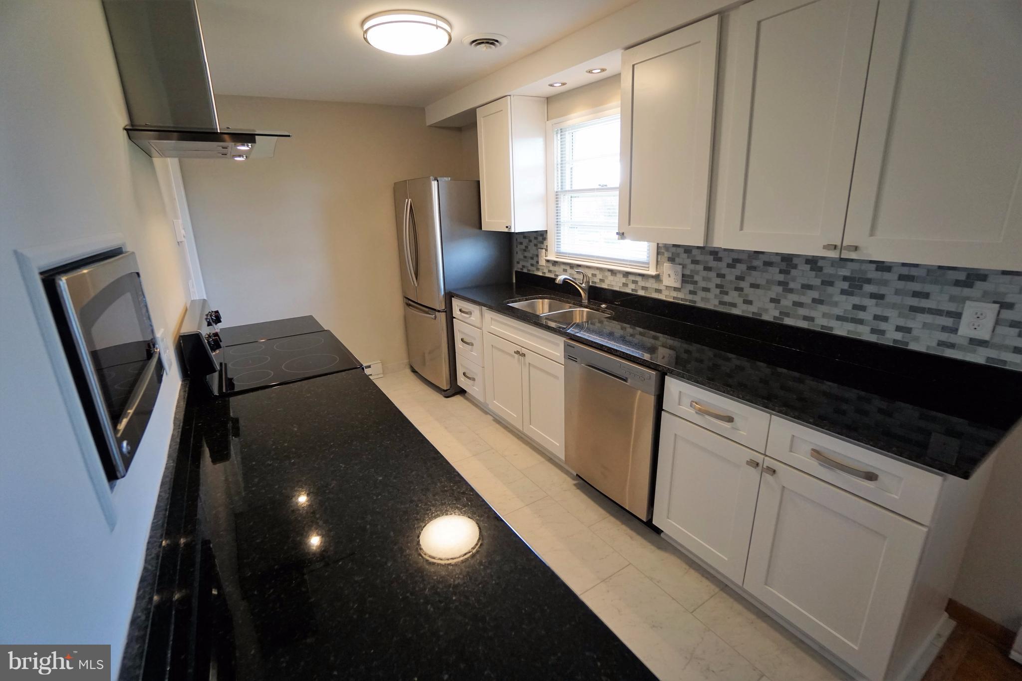 TOWN OF LOVETTSVILLE - Residential Lease