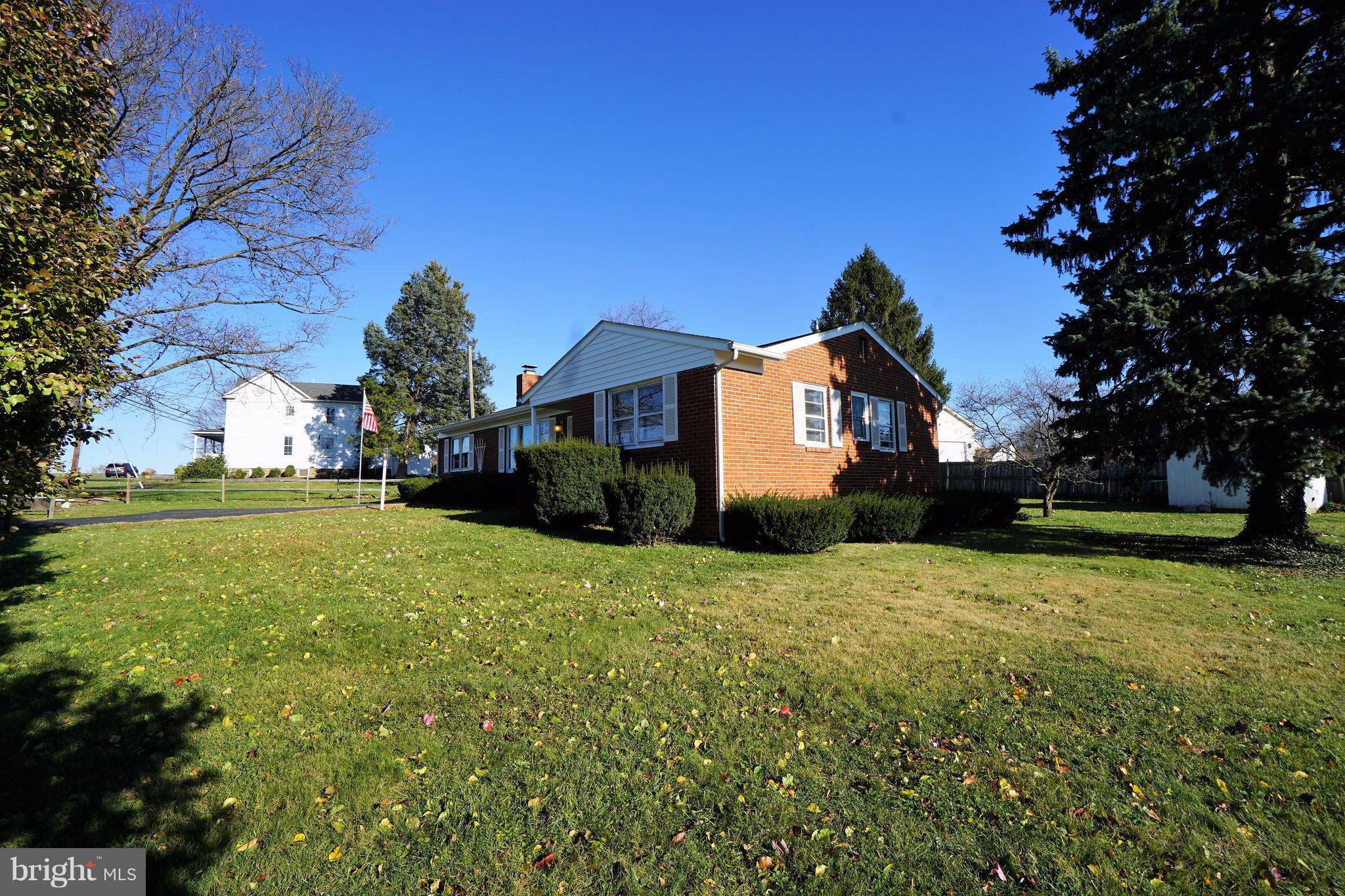 TOWN OF LOVETTSVILLE - Residential Lease