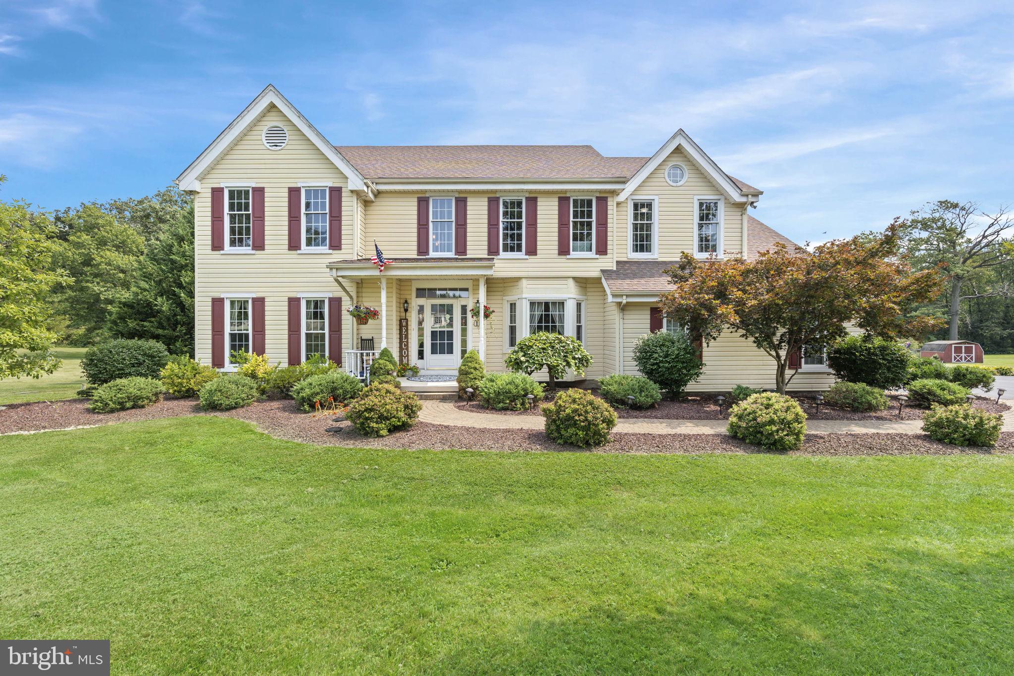 MEADOW WOODS - Residential