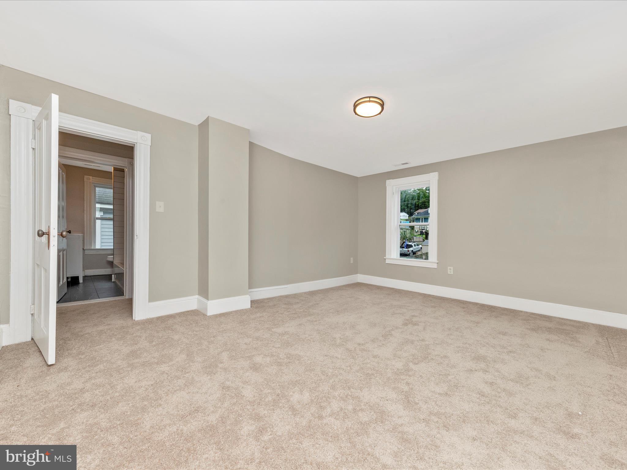 DOWNTOWN BRUNSWICK - Residential