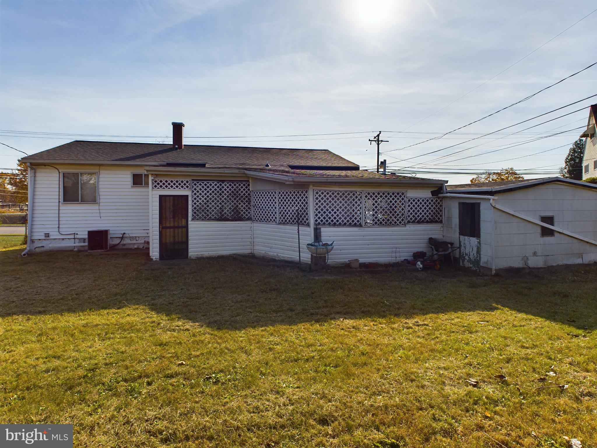 TEN ACRES - Residential