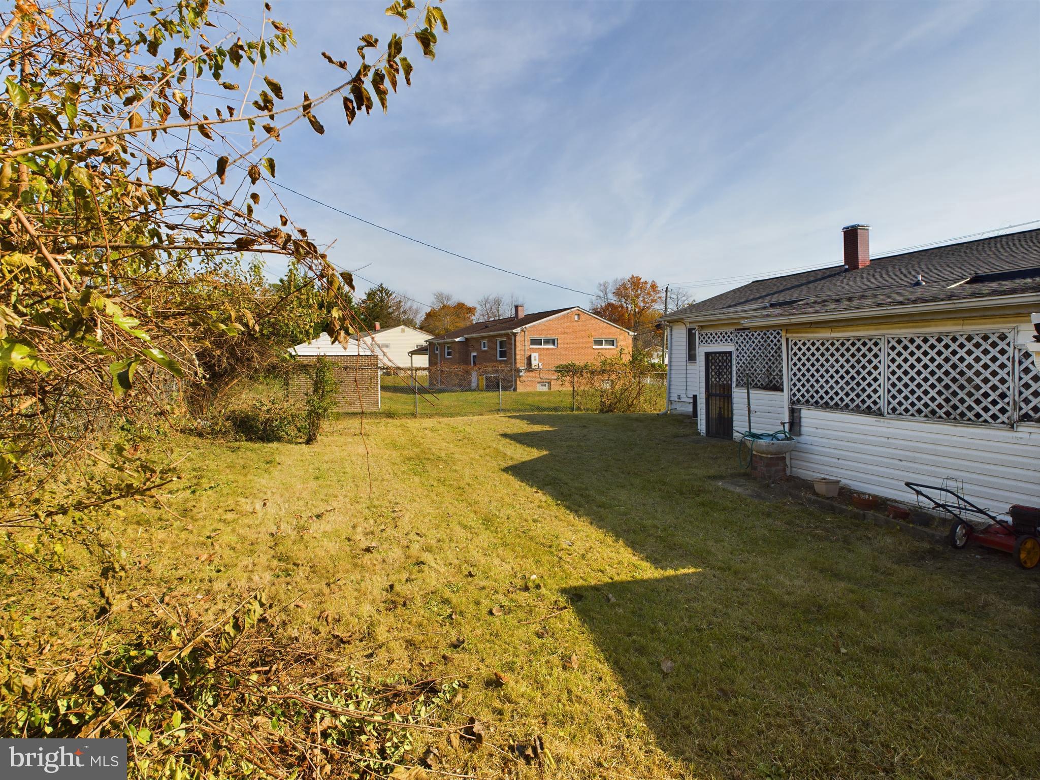 TEN ACRES - Residential