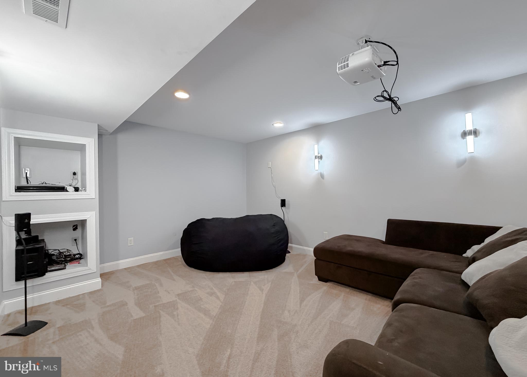 LEONARDS GRANT - Residential