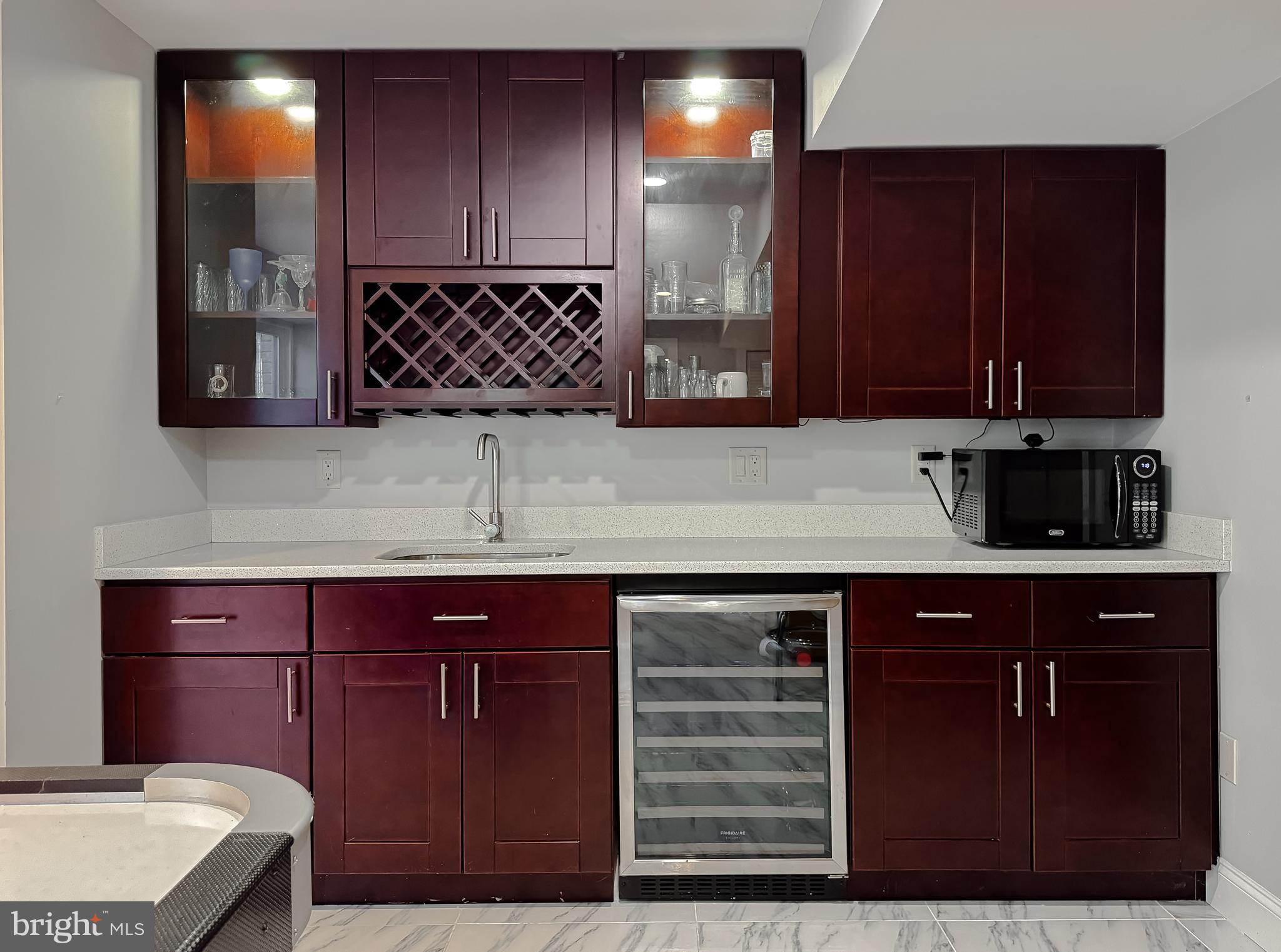 LEONARDS GRANT - Residential