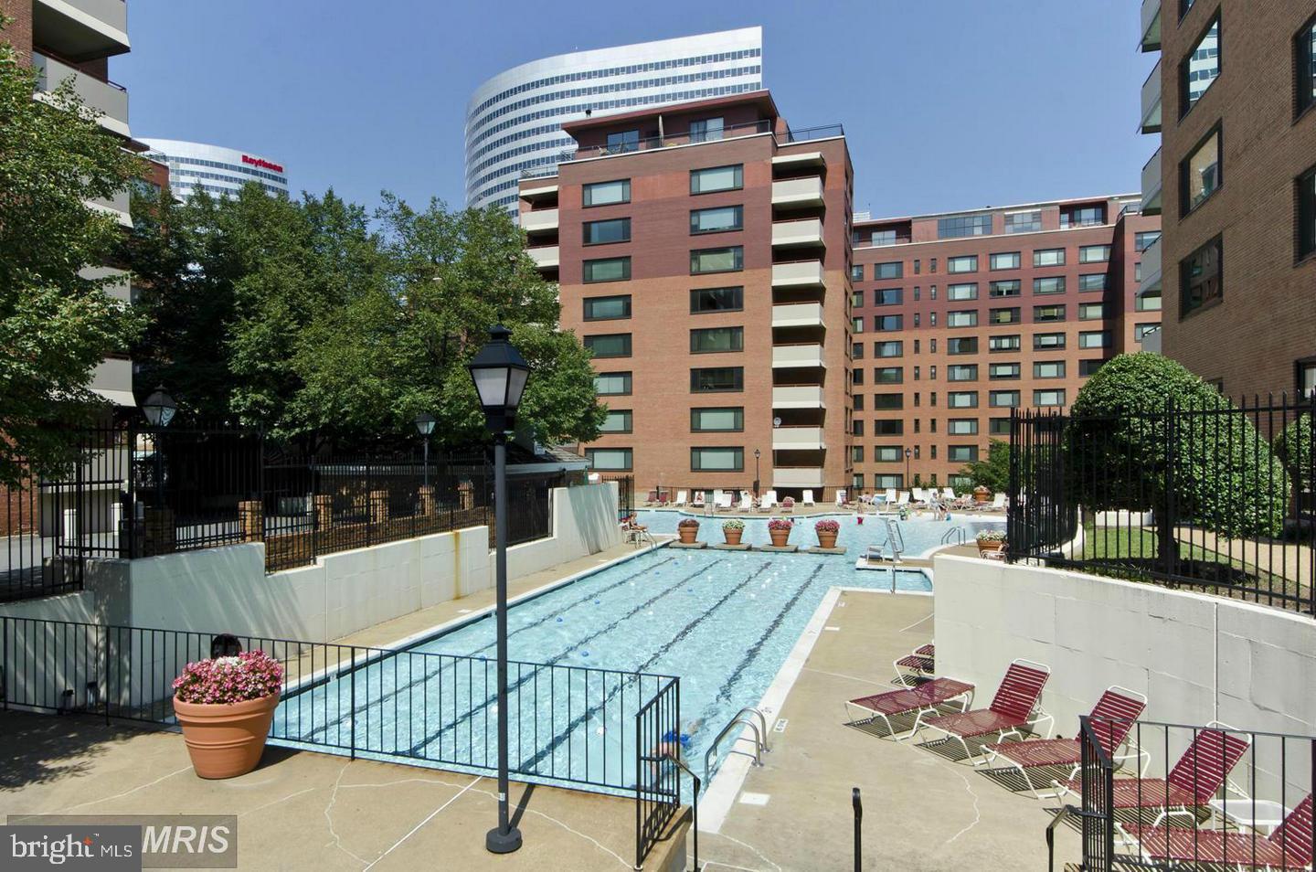 RIVER PLACE - Residential