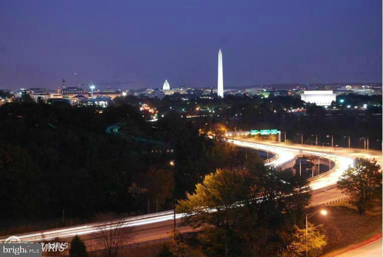 RIVER PLACE - Residential