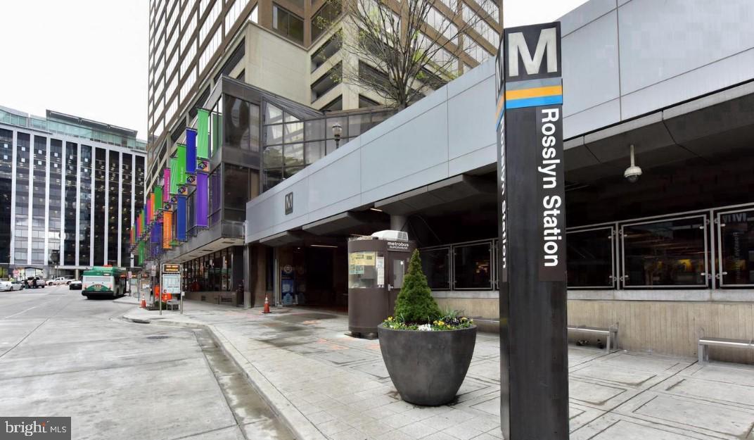 RIVER PLACE - Residential