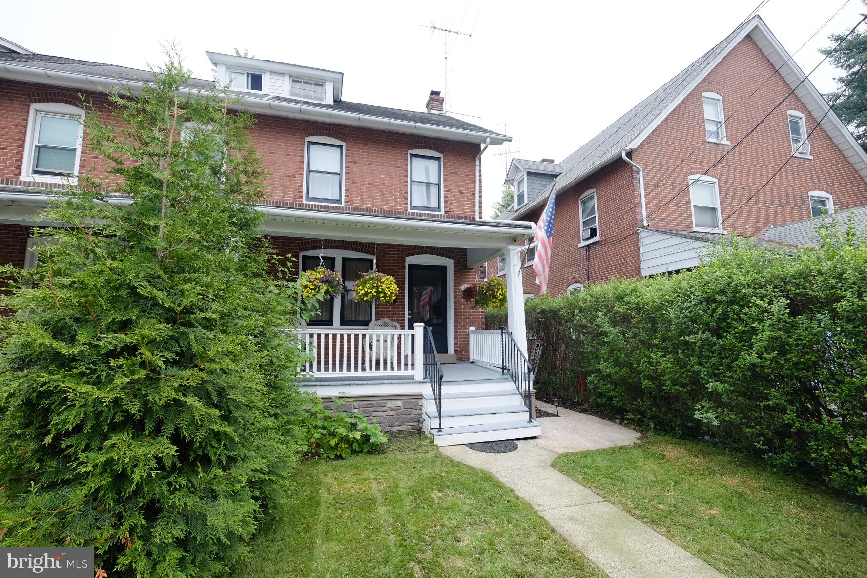 38 E 4TH STREET