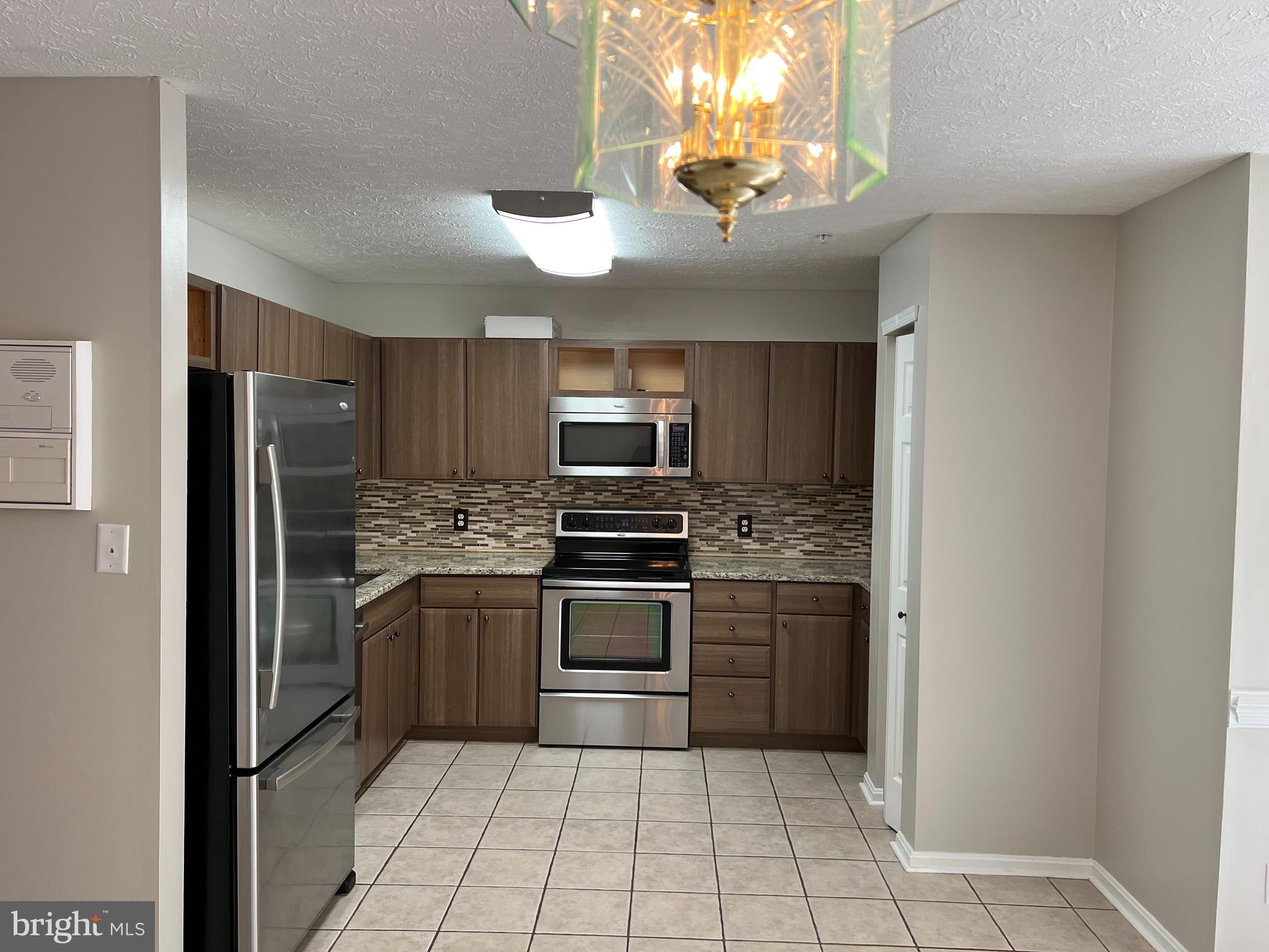 CONSTANT WOODS - Residential