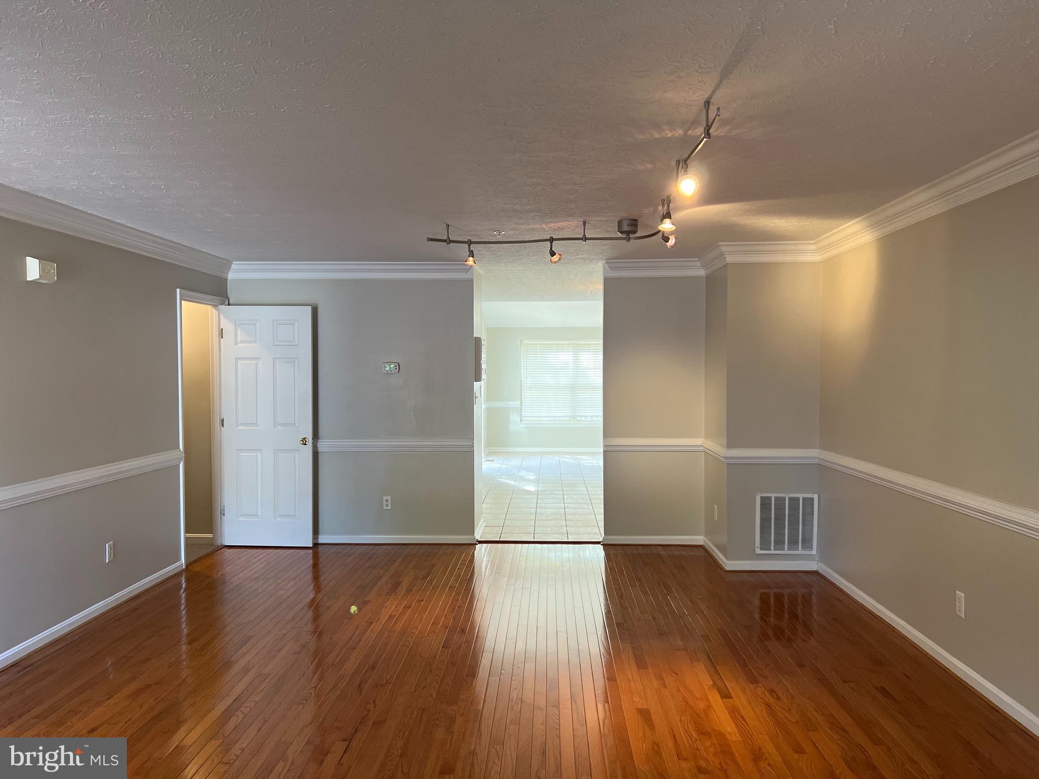 CONSTANT WOODS - Residential