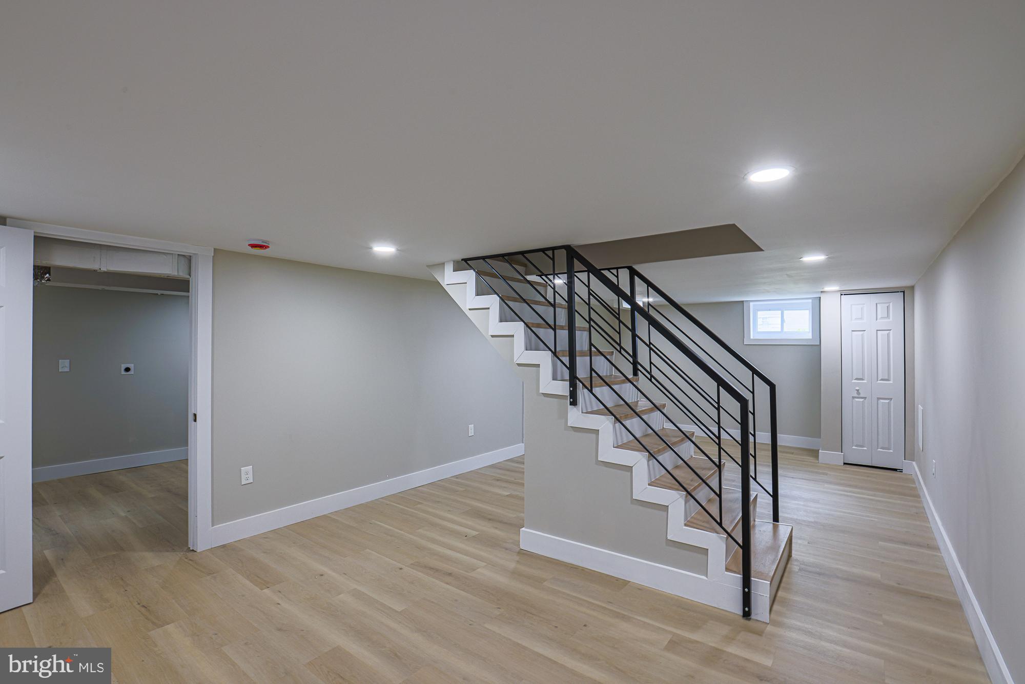 WINDSOR  MILL - Residential