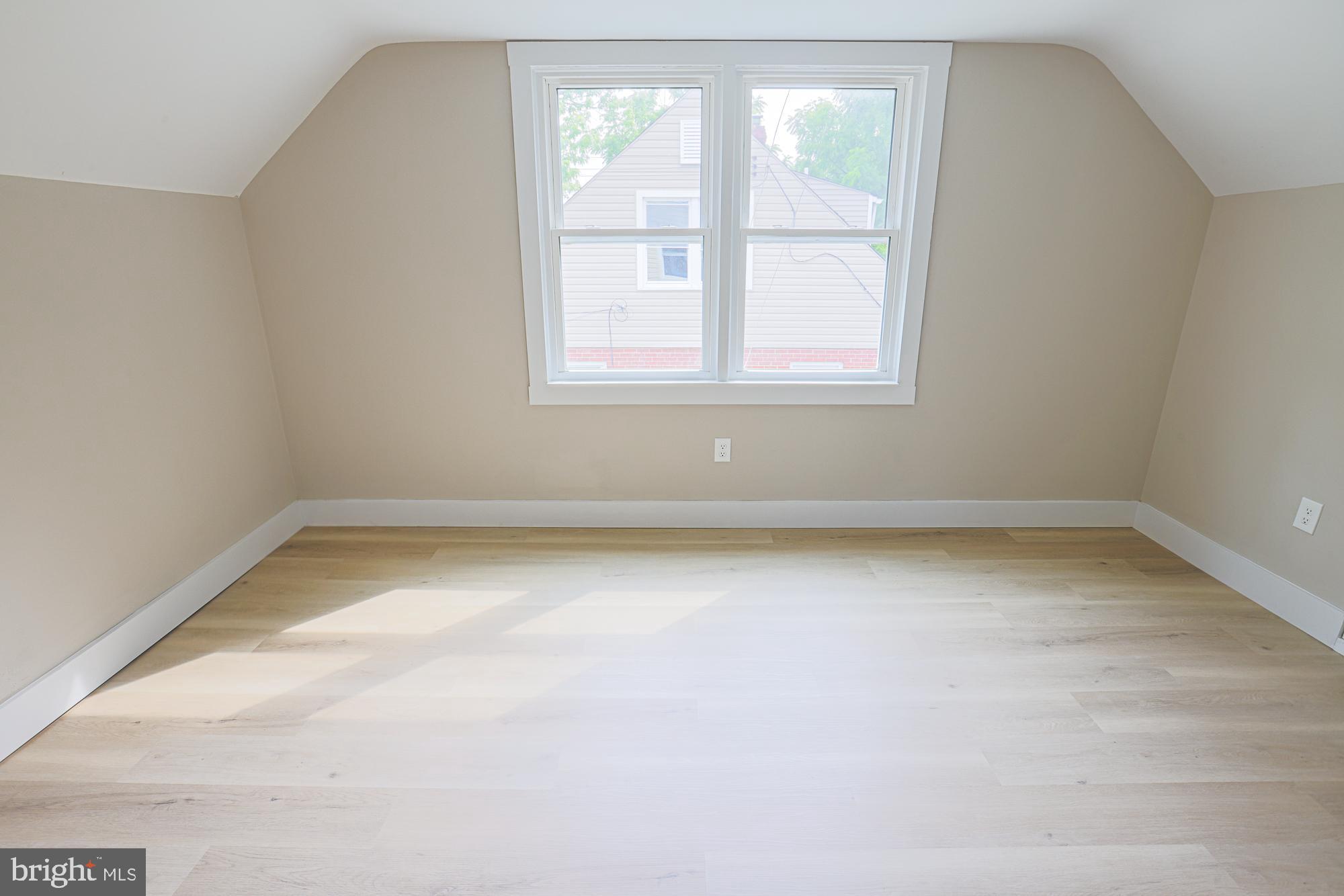 WINDSOR  MILL - Residential