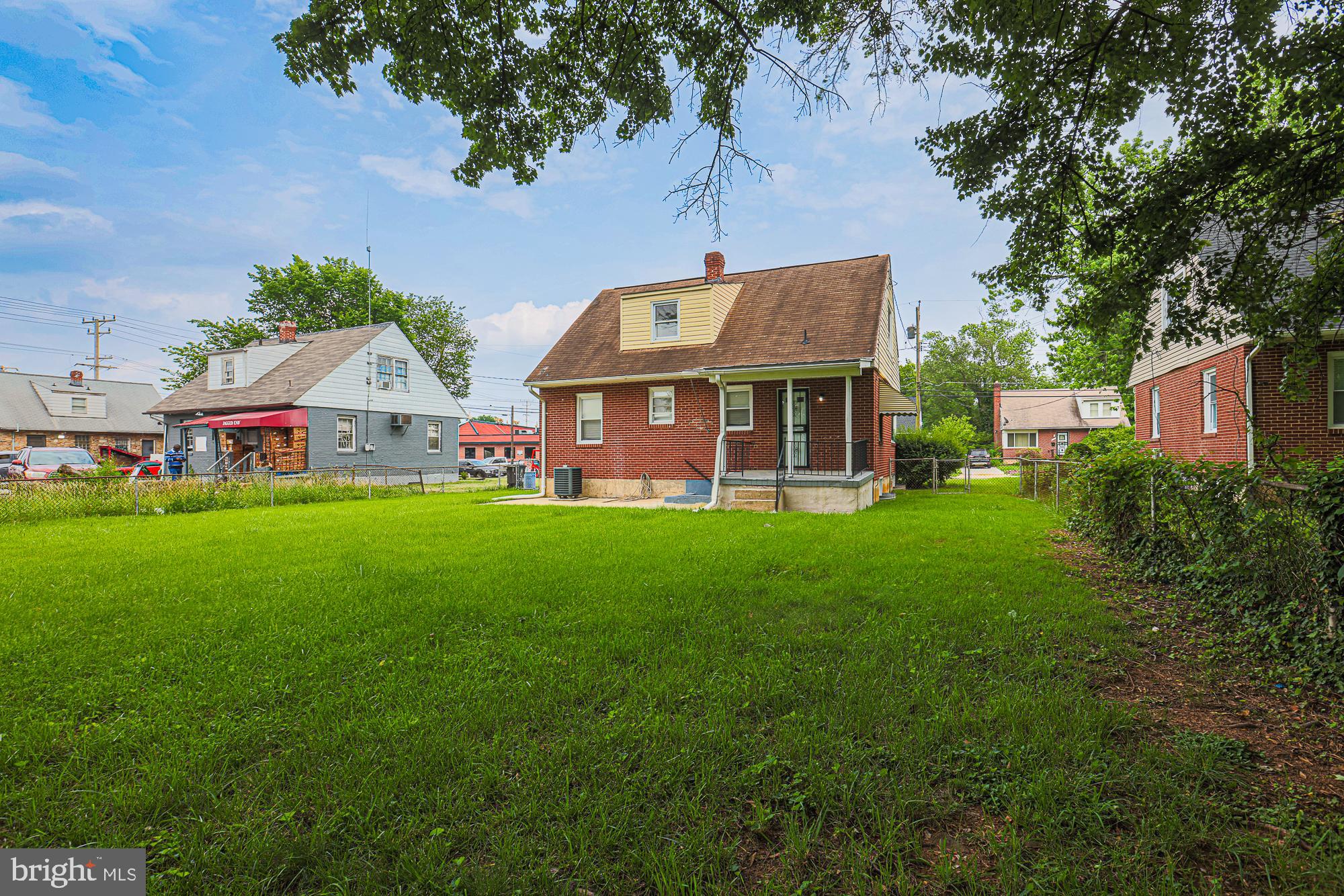 WINDSOR  MILL - Residential