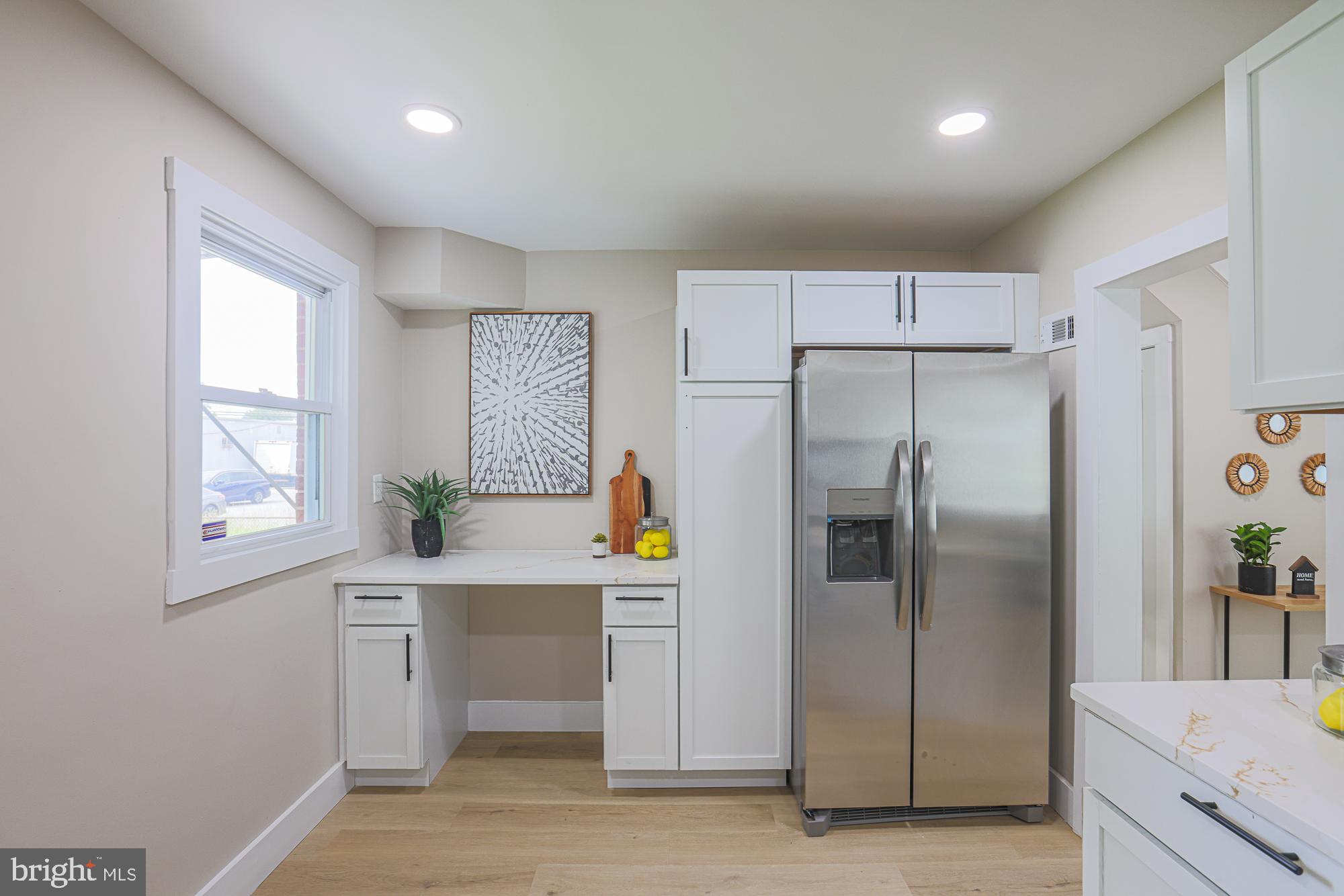 WINDSOR  MILL - Residential