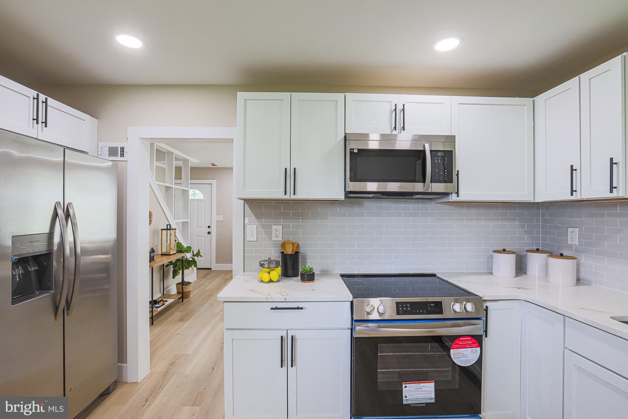 WINDSOR  MILL - Residential