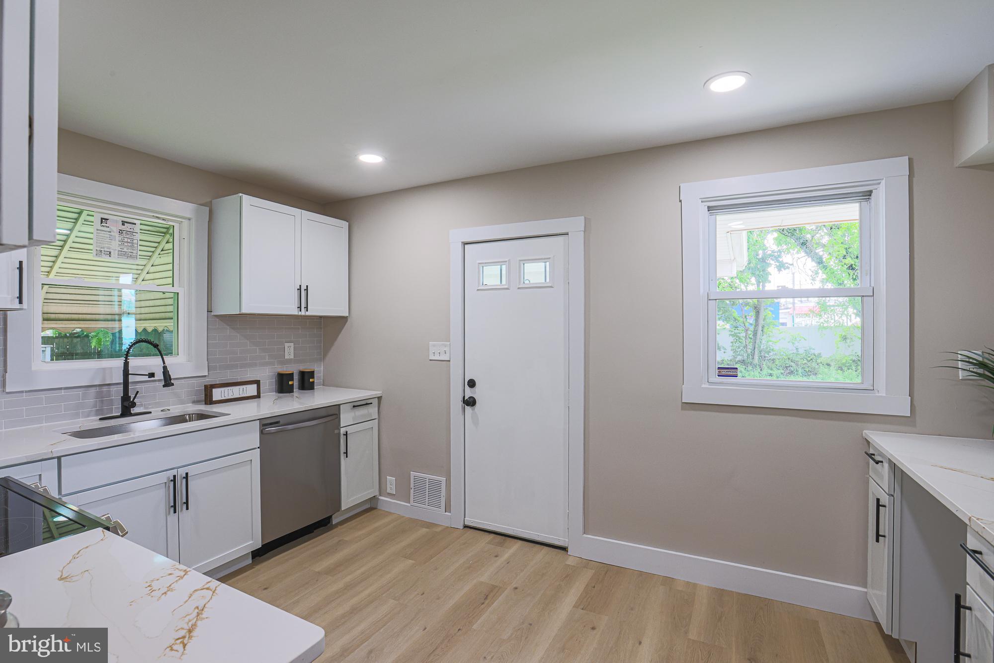 WINDSOR  MILL - Residential