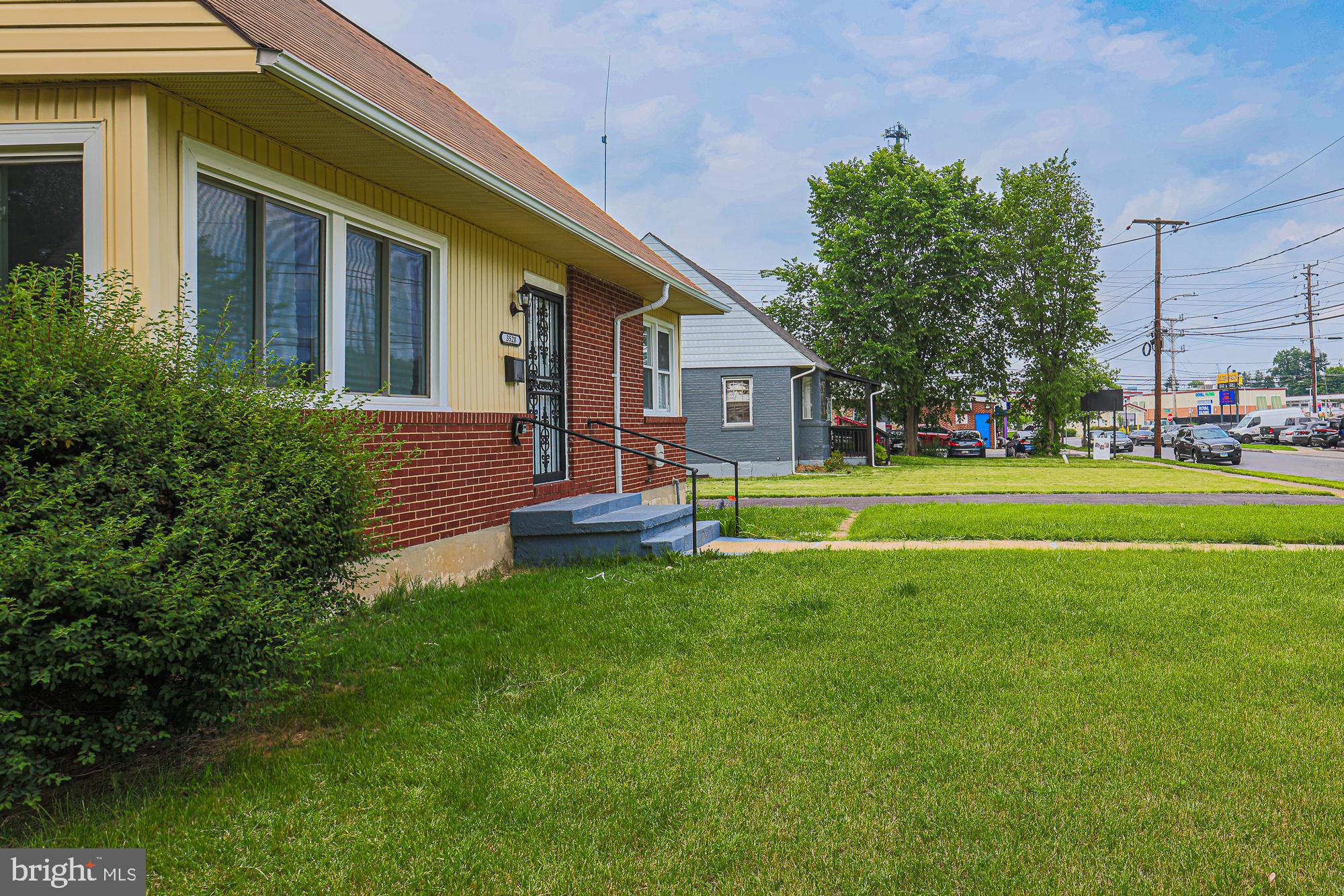 WINDSOR  MILL - Residential