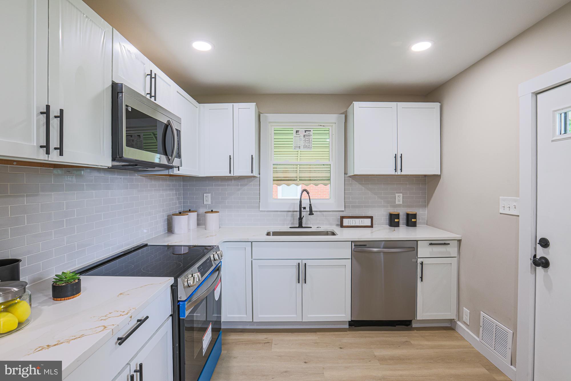 WINDSOR  MILL - Residential