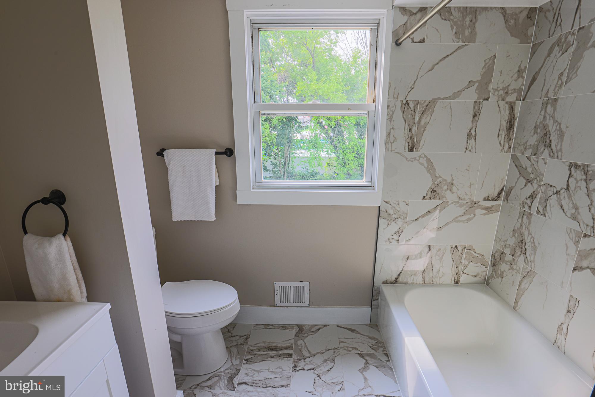 WINDSOR  MILL - Residential