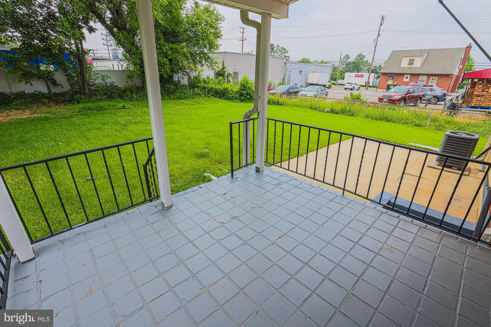 WINDSOR  MILL - Residential