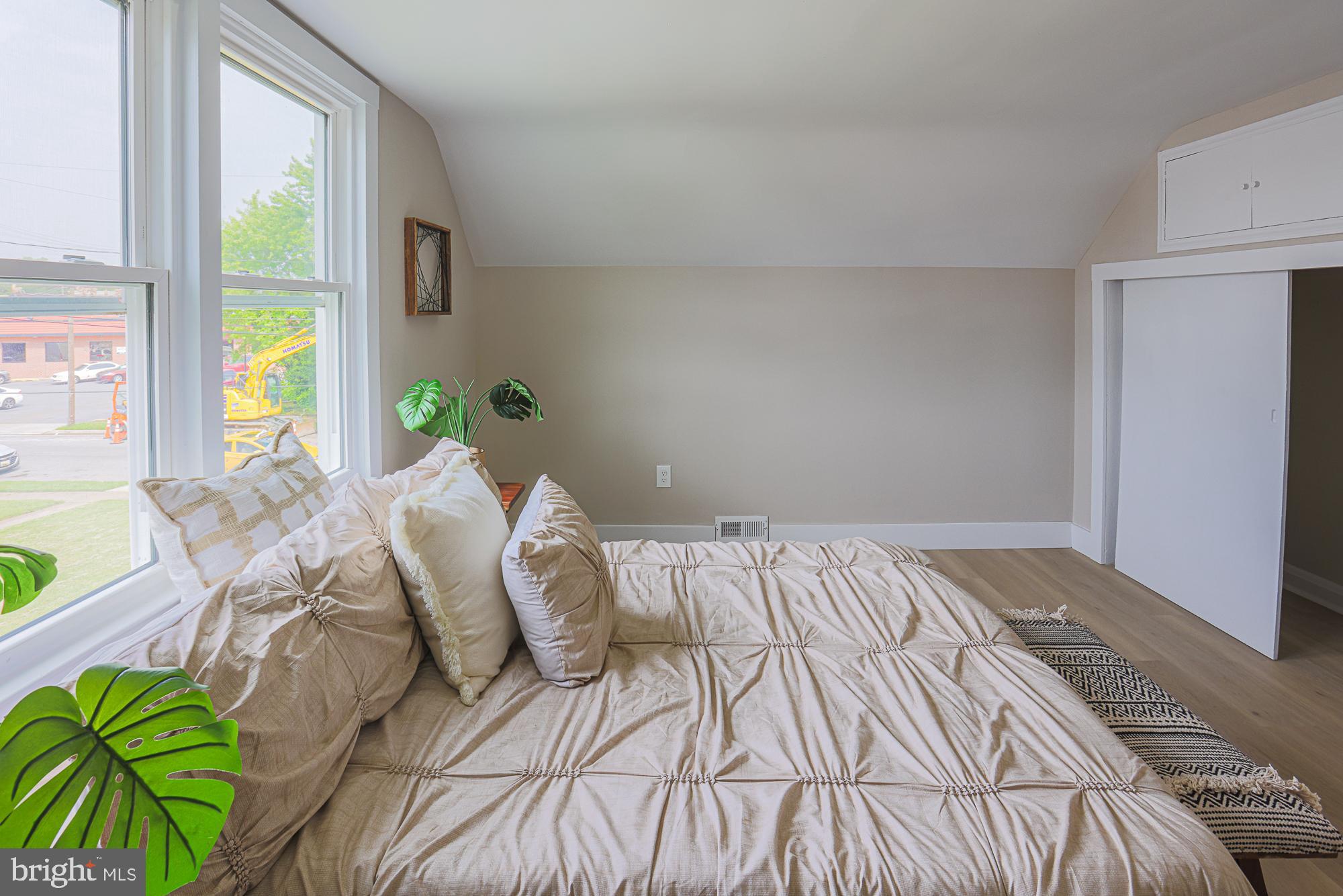 WINDSOR  MILL - Residential