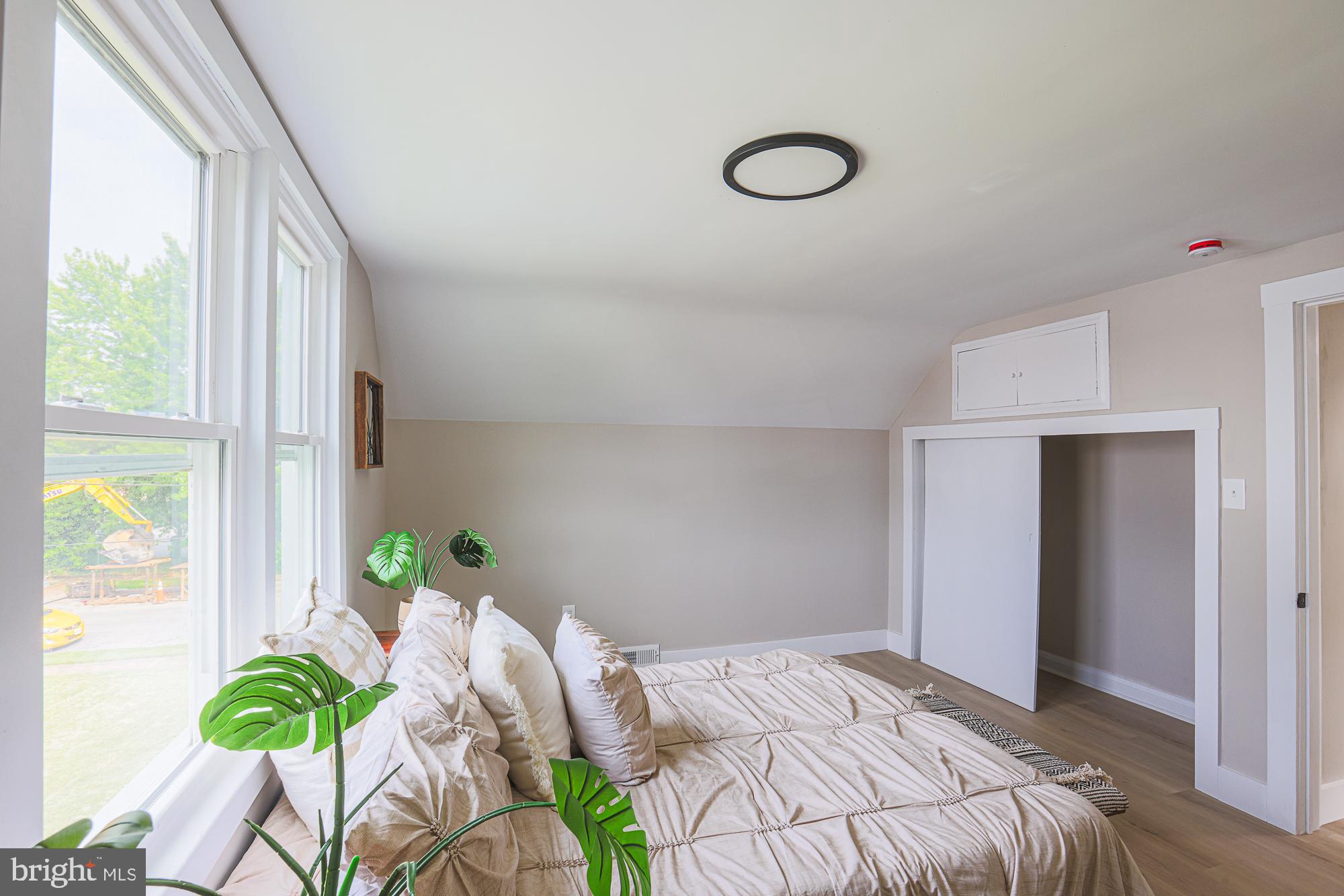 WINDSOR  MILL - Residential