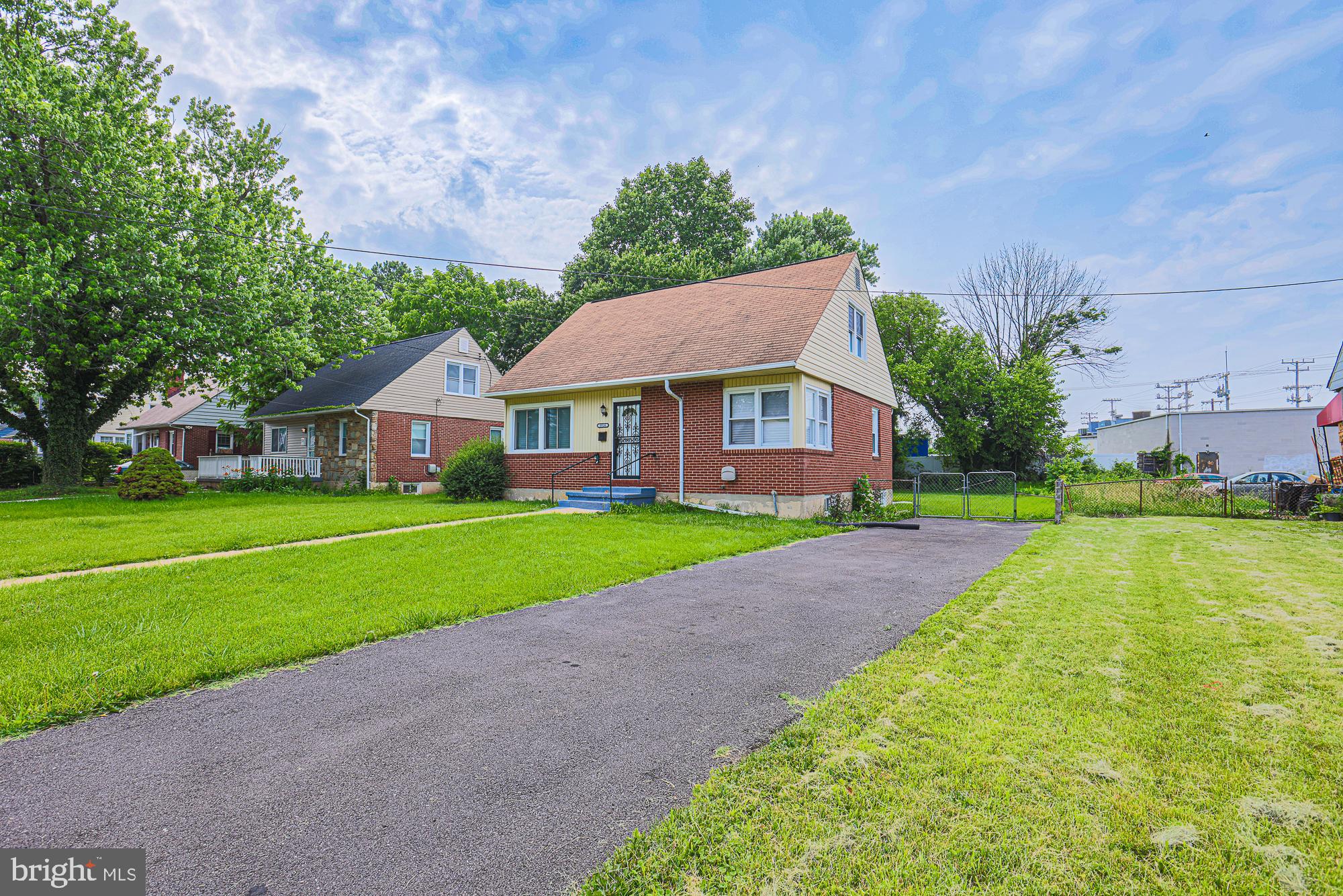 WINDSOR  MILL - Residential