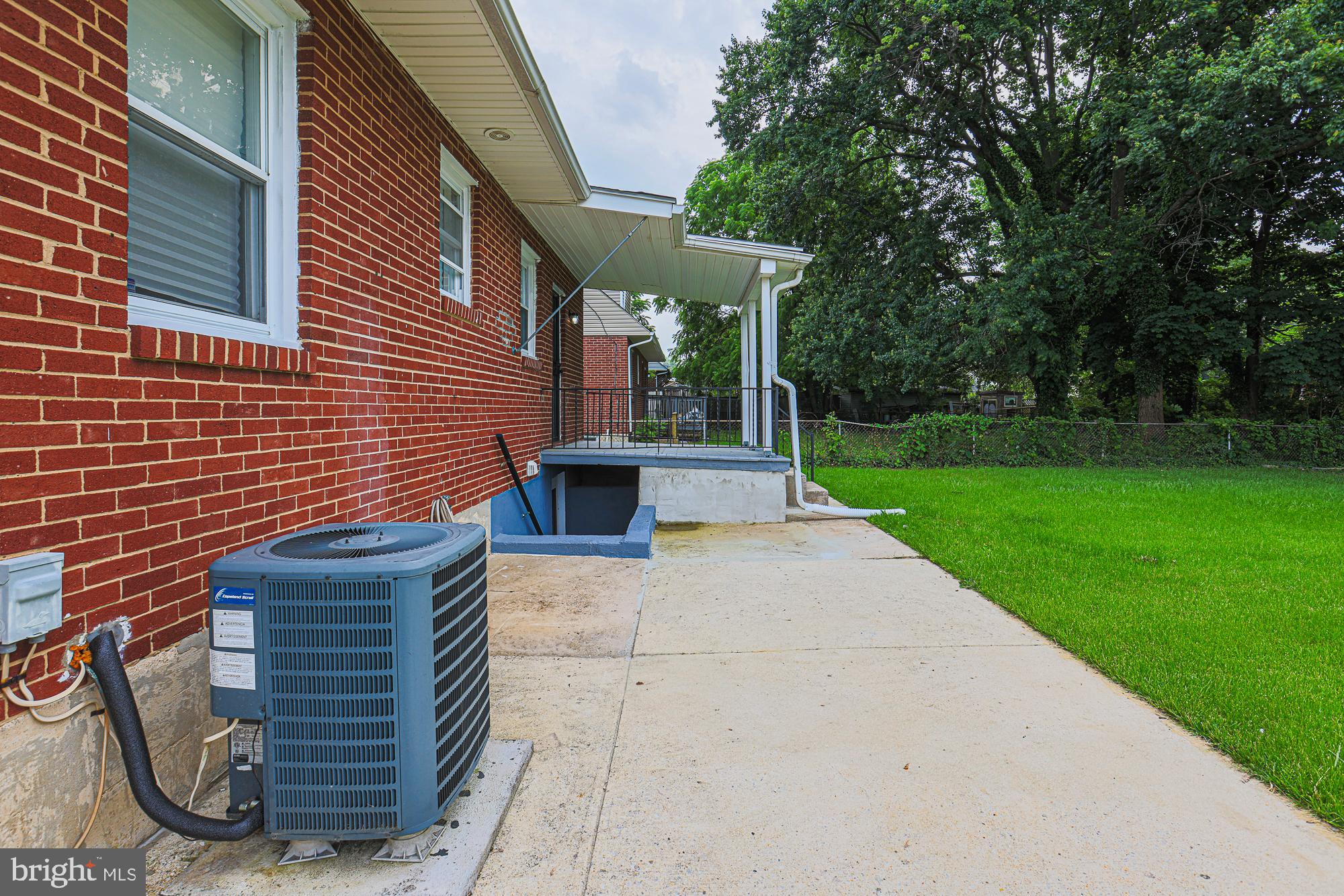 WINDSOR  MILL - Residential